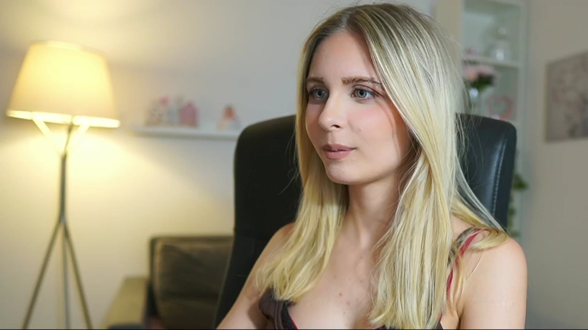 Gallery image thumbnail from Catecrago_'s myfreecams stream on, 07/01/2025, 13:30 image 1 of 20