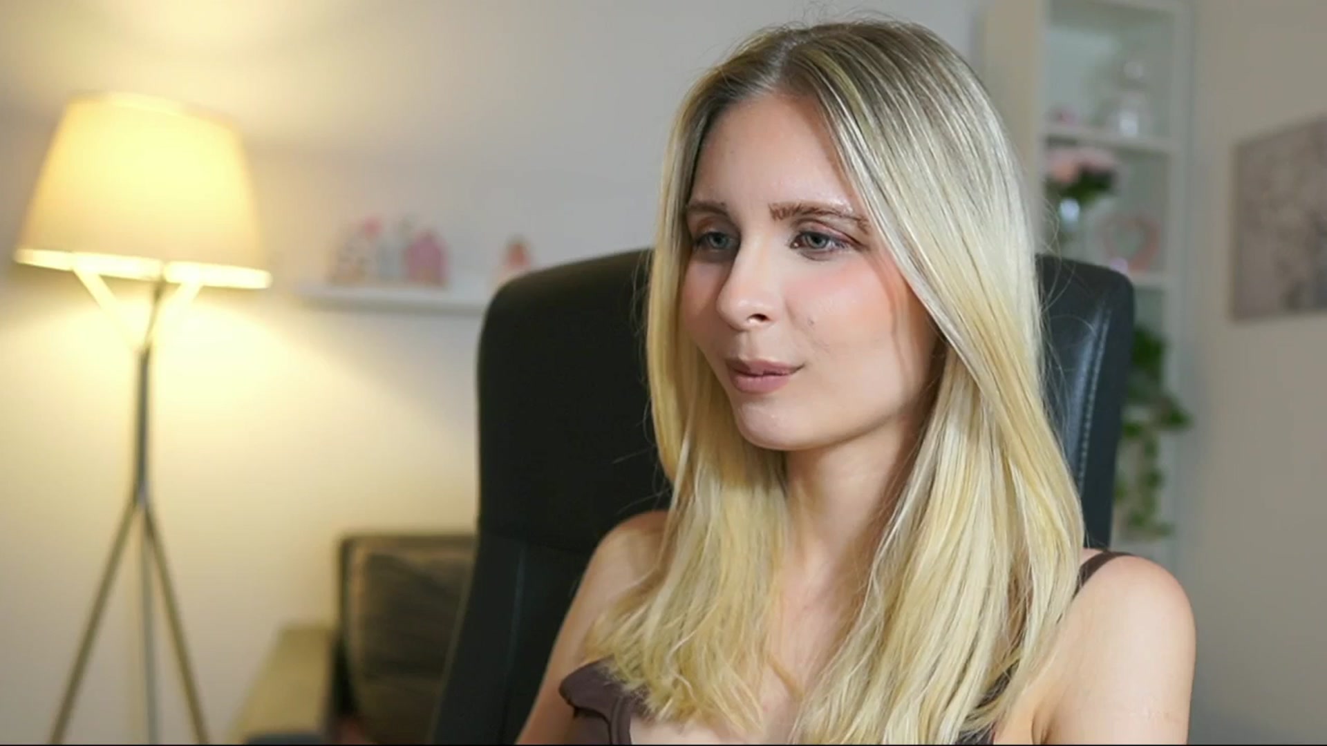 Gallery image thumbnail from Catecrago_'s myfreecams stream on, 07/01/2025, 14:48 image 14 of 20