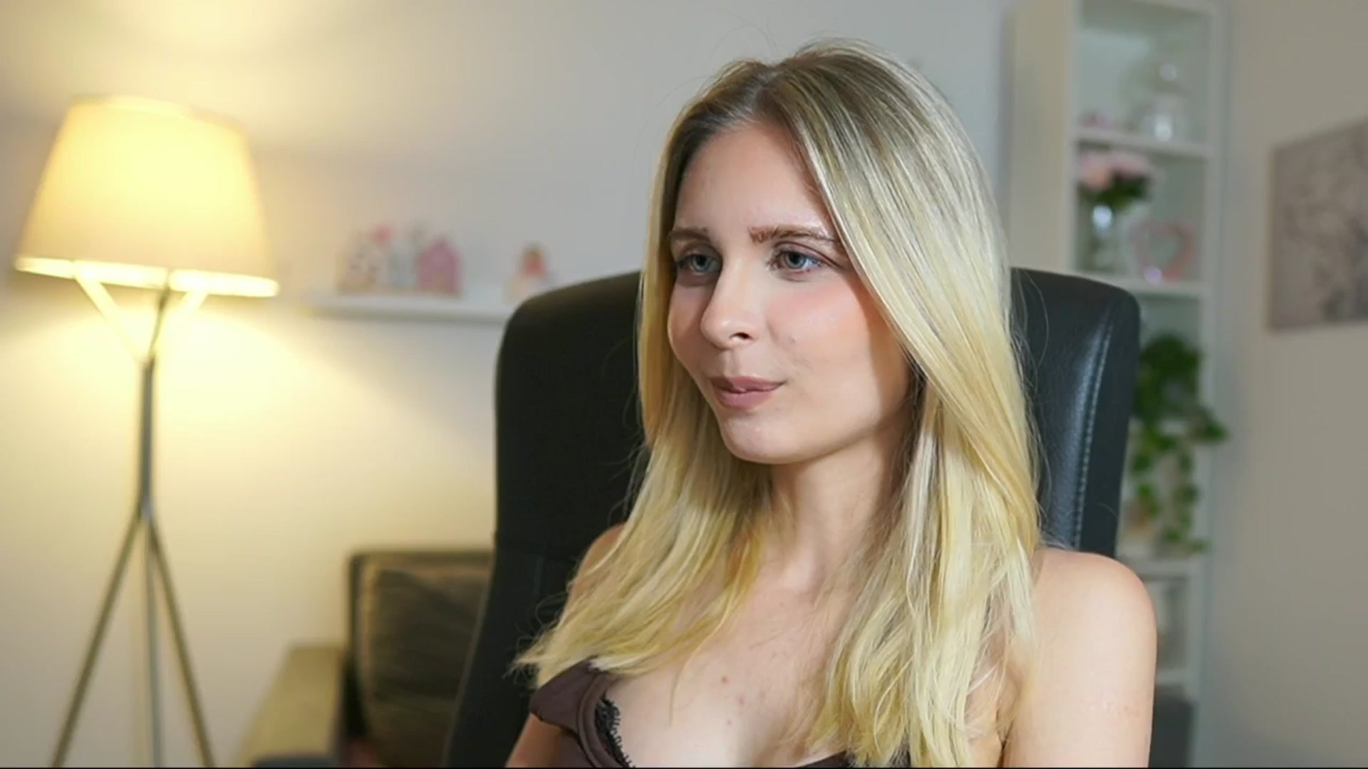 Gallery image thumbnail from Catecrago_'s myfreecams stream on, 07/01/2025, 15:15 image 20 of 20