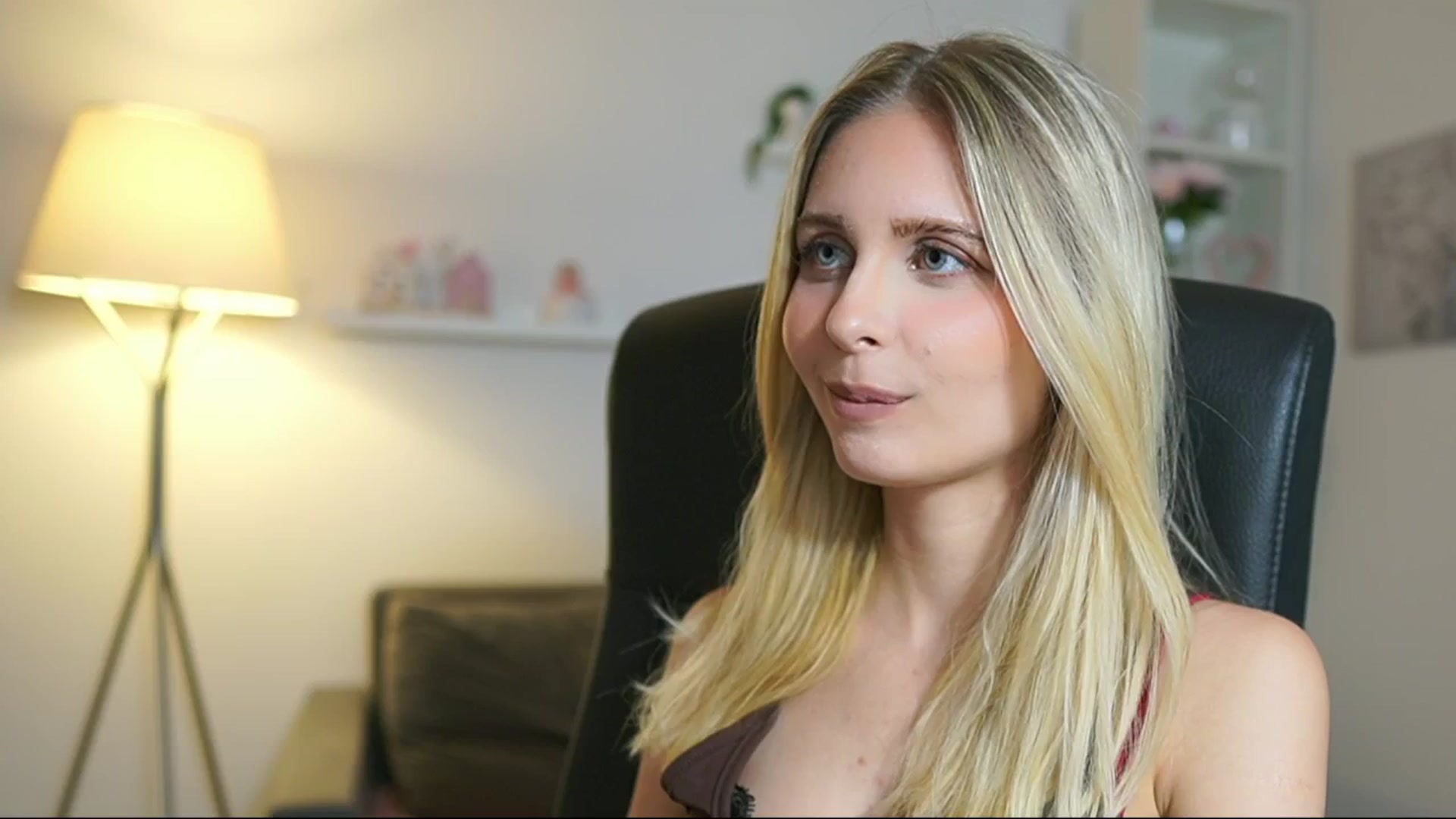 Gallery image thumbnail from Catecrago_'s myfreecams stream on, 07/01/2025, 15:15 image 4 of 20