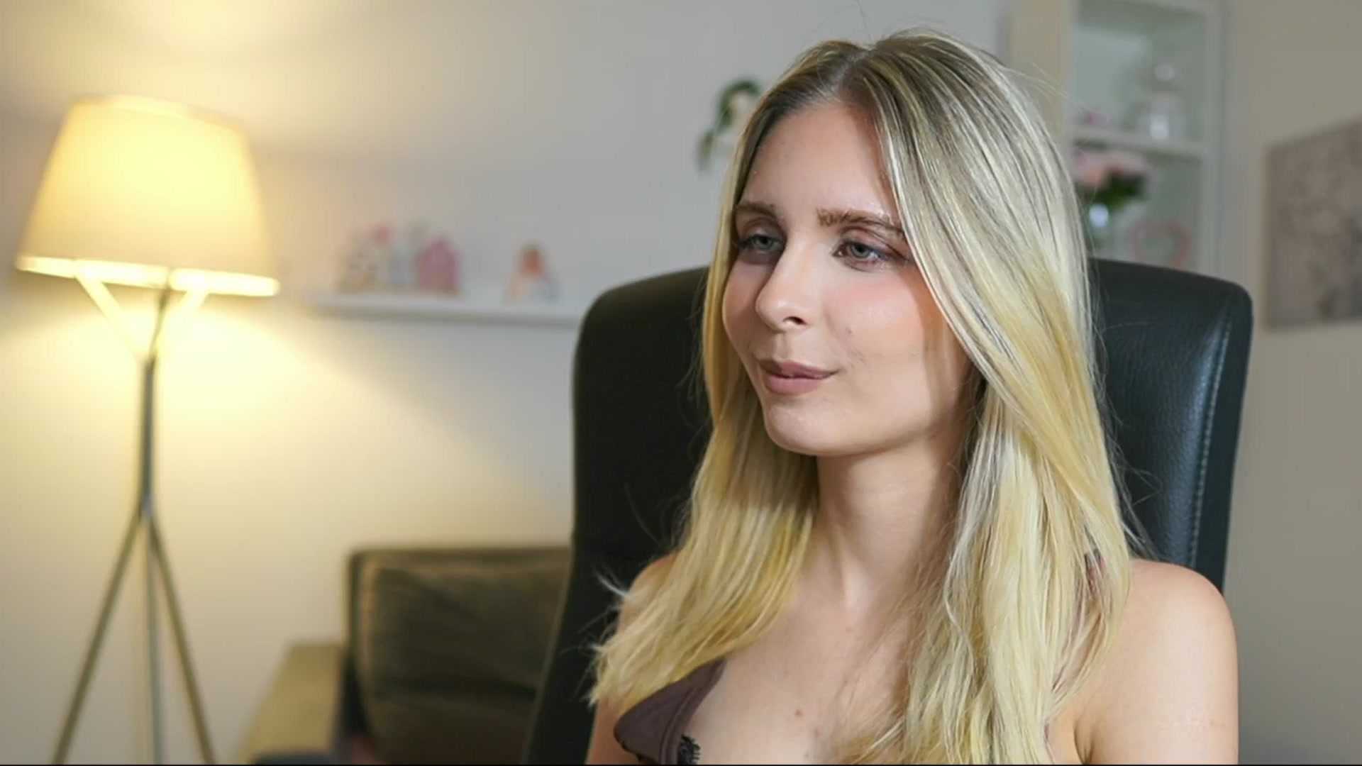 Gallery image thumbnail from Catecrago_'s myfreecams stream on, 07/01/2025, 15:15 image 5 of 20