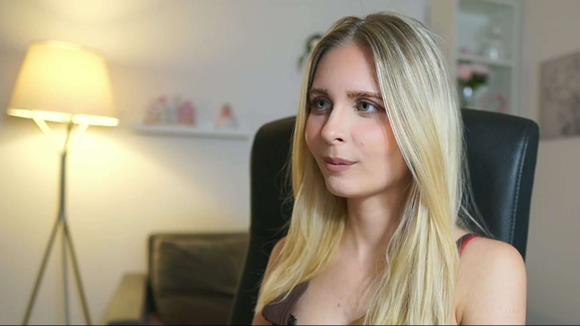 Gallery image thumbnail from Catecrago_'s myfreecams stream on, 07/01/2025, 15:15 image 2 of 20