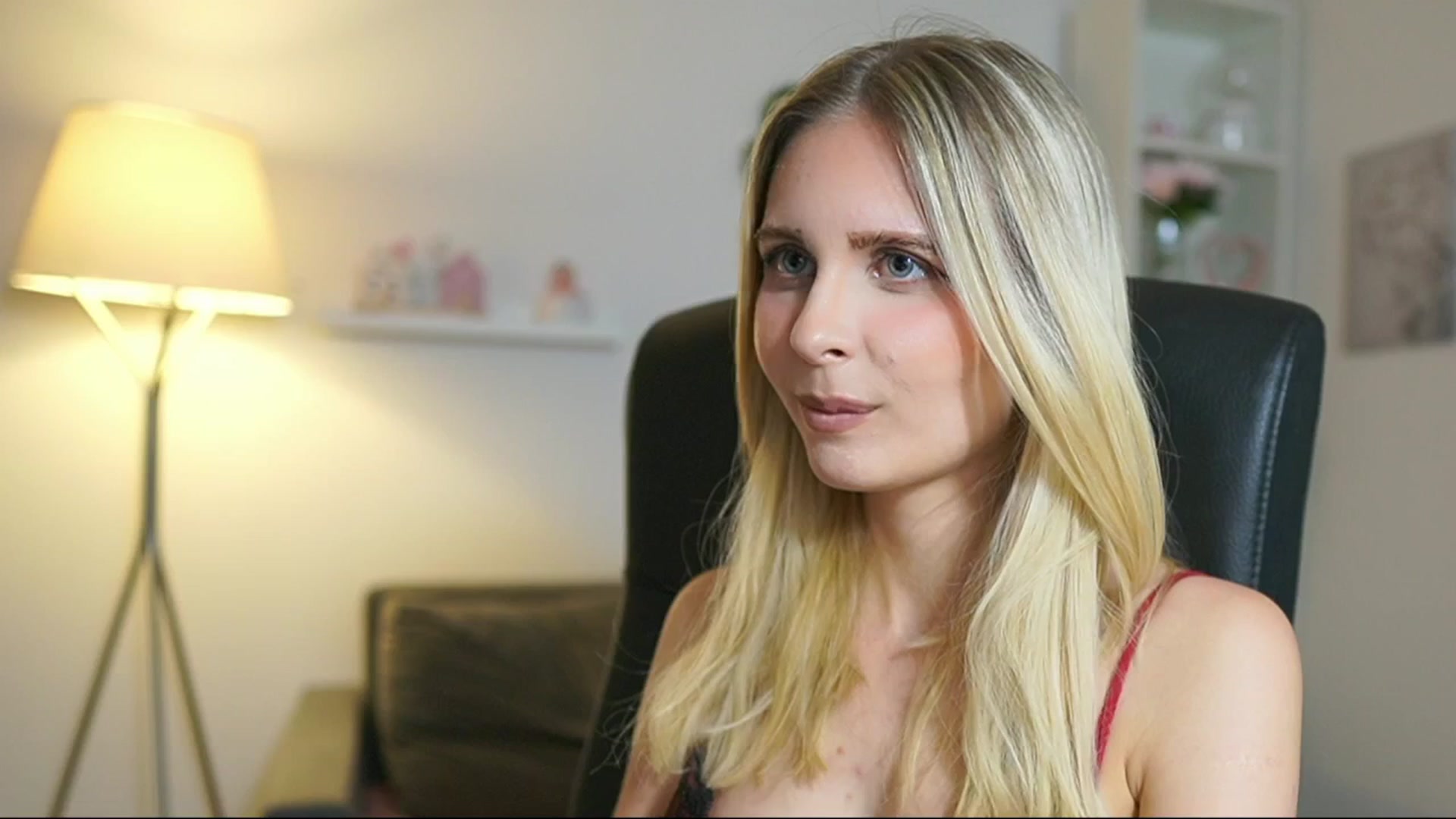 Gallery image thumbnail from Catecrago_'s myfreecams stream on, 07/01/2025, 17:22 image 15 of 20