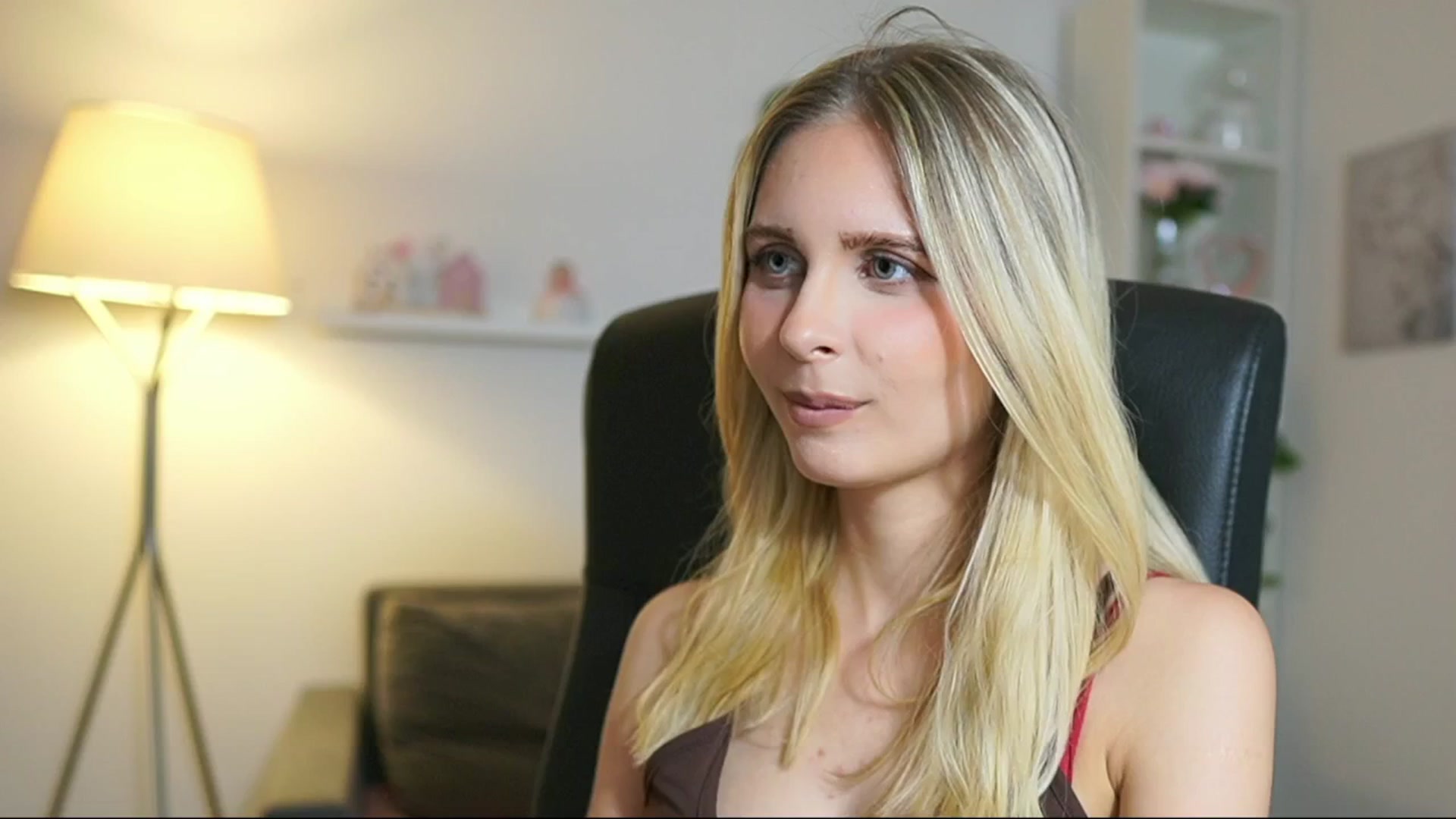 Gallery image thumbnail from Catecrago_'s myfreecams stream on, 07/01/2025, 17:22 image 3 of 20