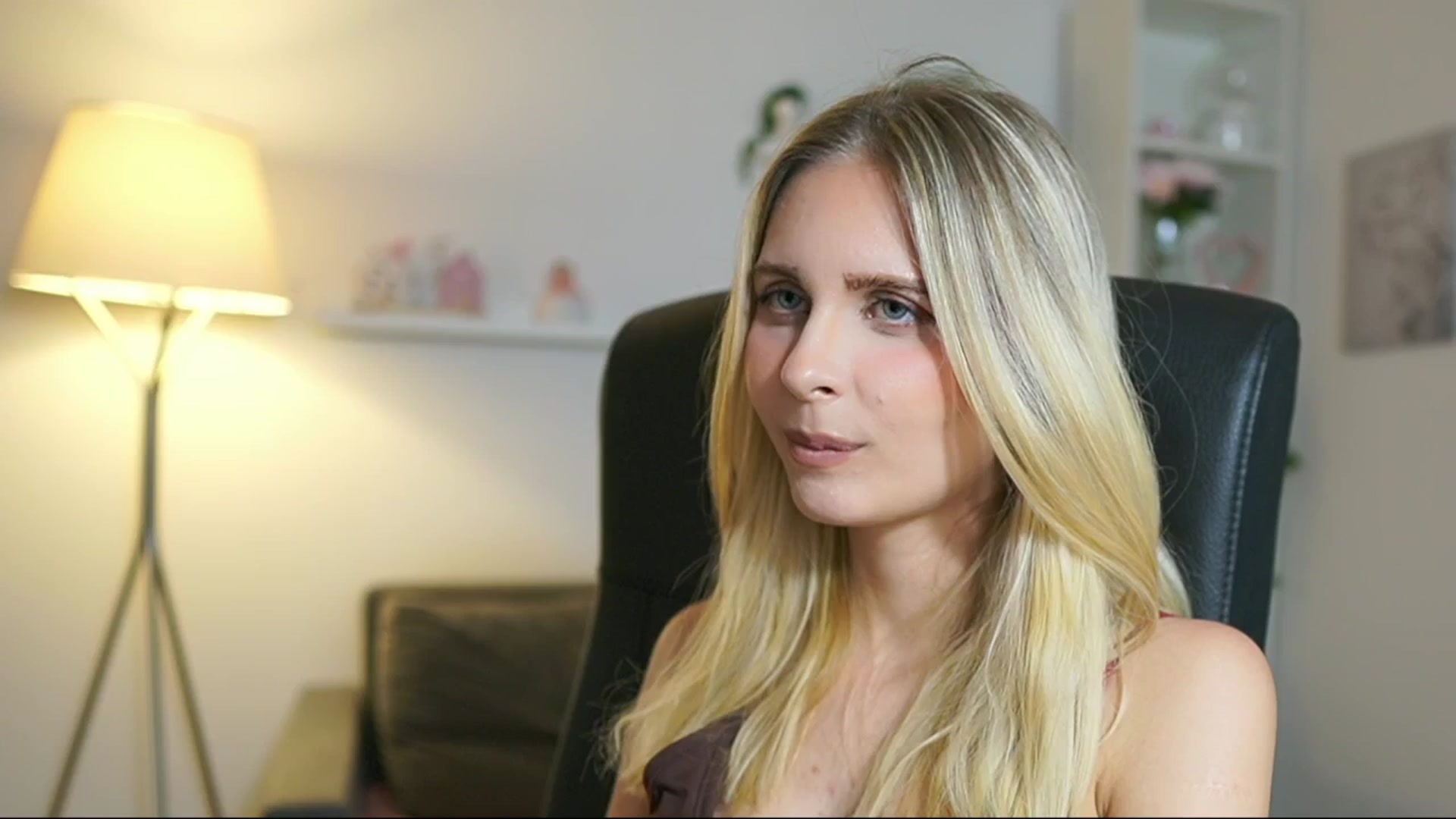 Gallery image thumbnail from Catecrago_'s myfreecams stream on, 07/01/2025, 17:22 image 10 of 20