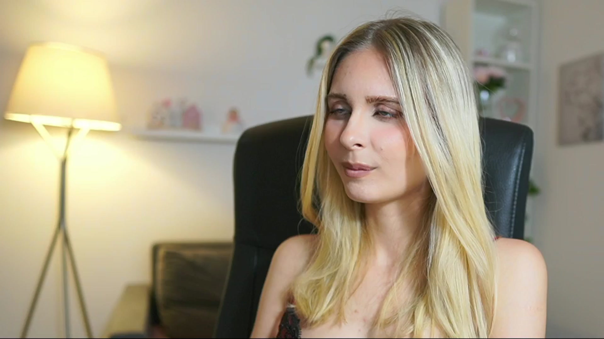 Gallery image thumbnail from Catecrago_'s myfreecams stream on, 07/01/2025, 17:22 image 18 of 20