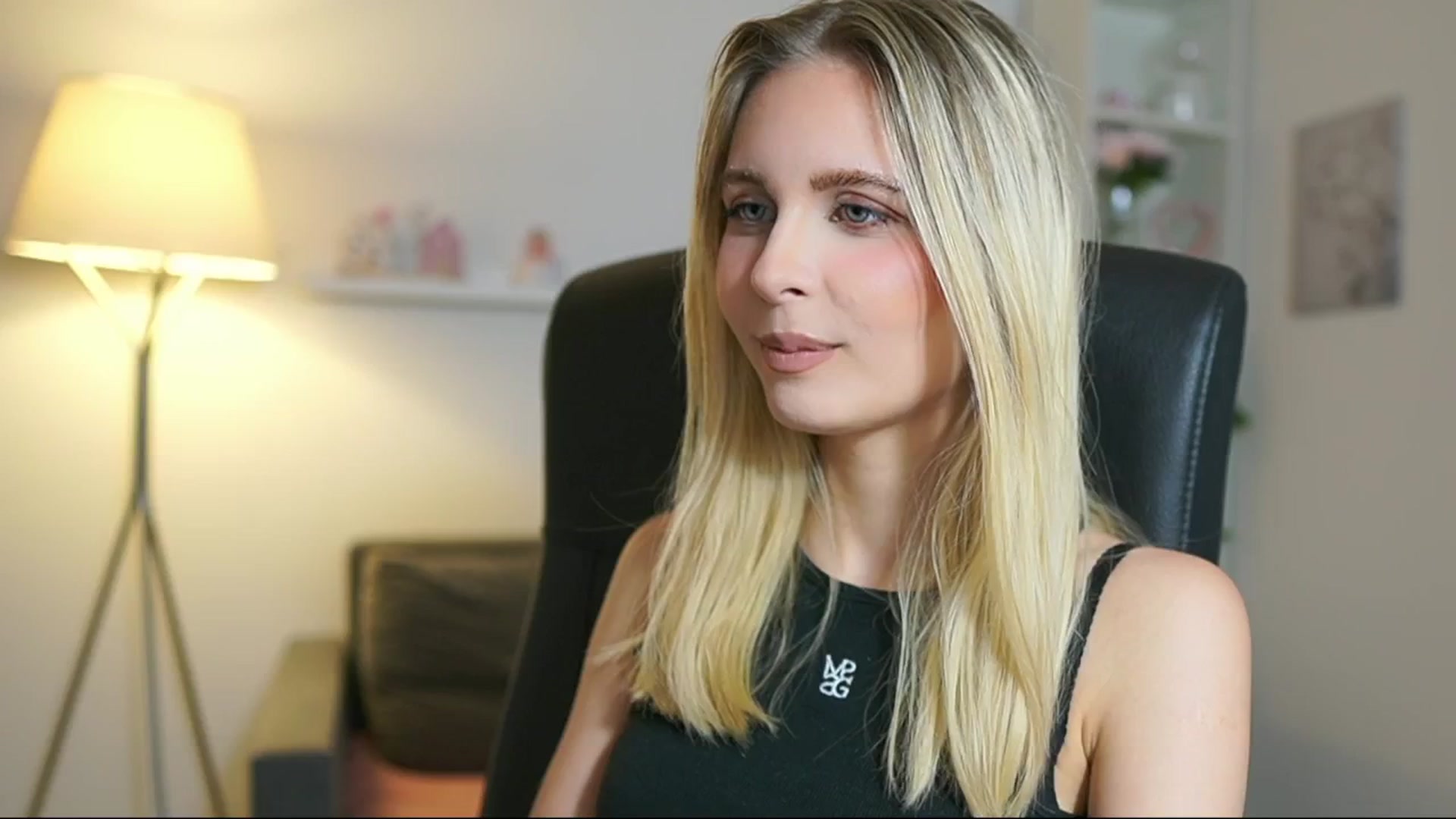 Gallery image thumbnail from Catecrago_'s myfreecams stream on, 07/03/2025, 09:04 image 10 of 20