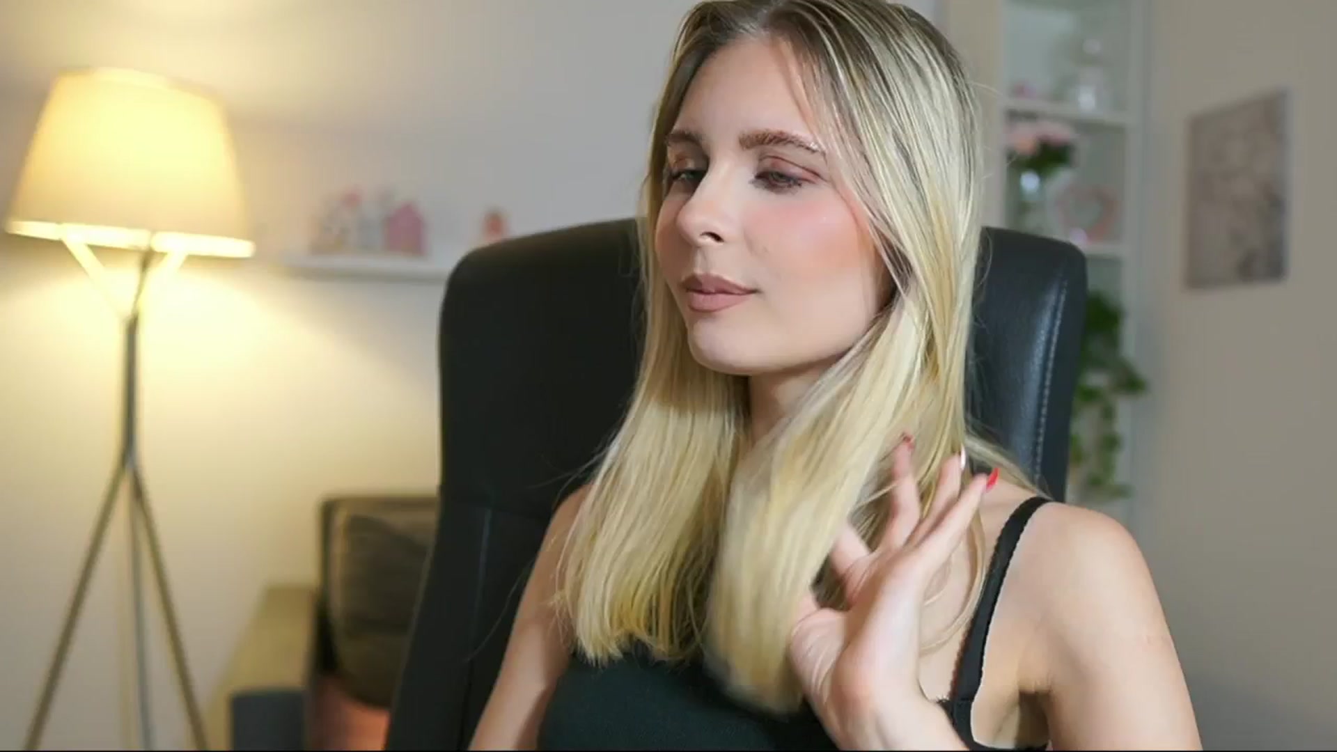 Gallery image thumbnail from Catecrago_'s myfreecams stream on, 07/03/2025, 09:04 image 15 of 20