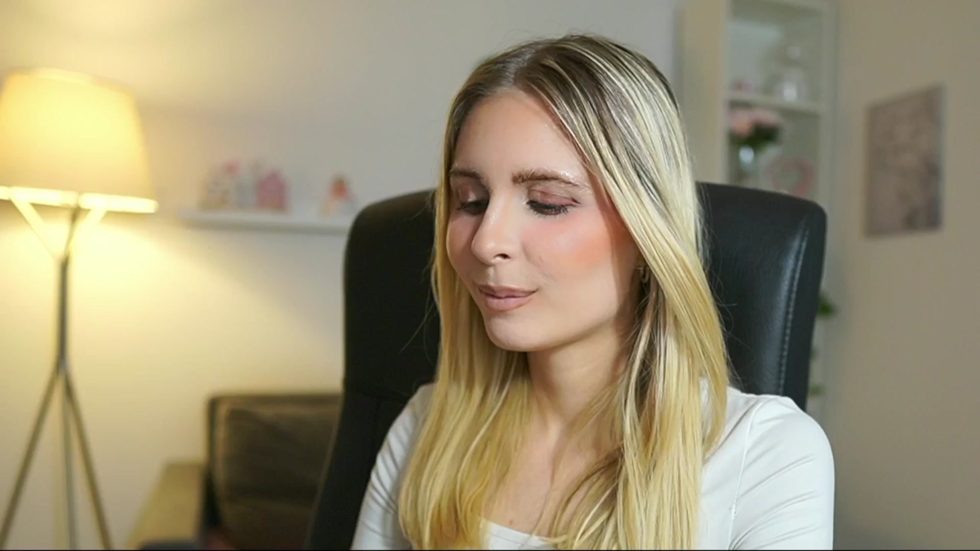 Gallery image thumbnail from Catecrago_'s myfreecams stream on, 07/04/2025, 17:22 image 12 of 20