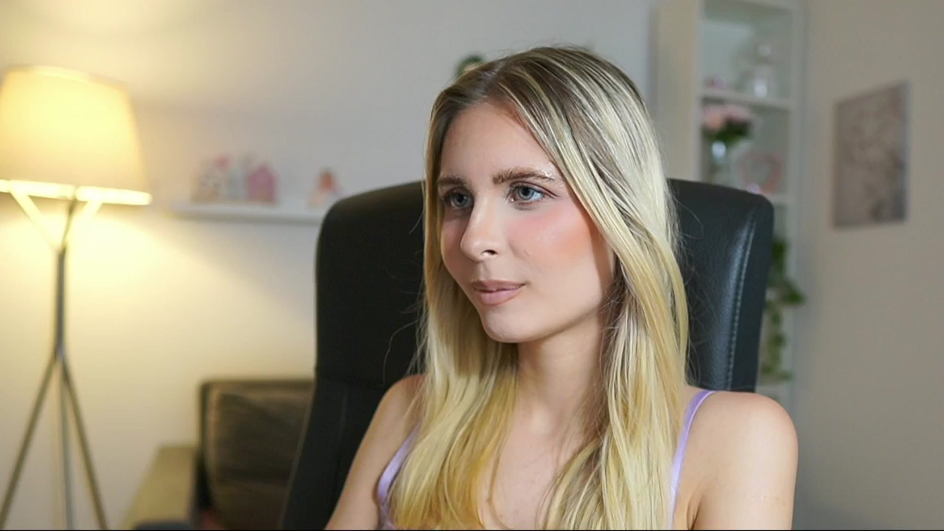 Gallery image thumbnail from Catecrago_'s myfreecams stream on, 07/04/2025, 17:22 image 18 of 20