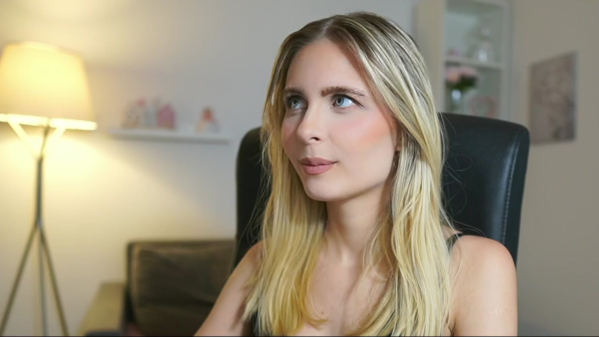 Gallery image thumbnail from Catecrago_'s myfreecams stream on, 07/07/2025, 13:39 image 10 of 20