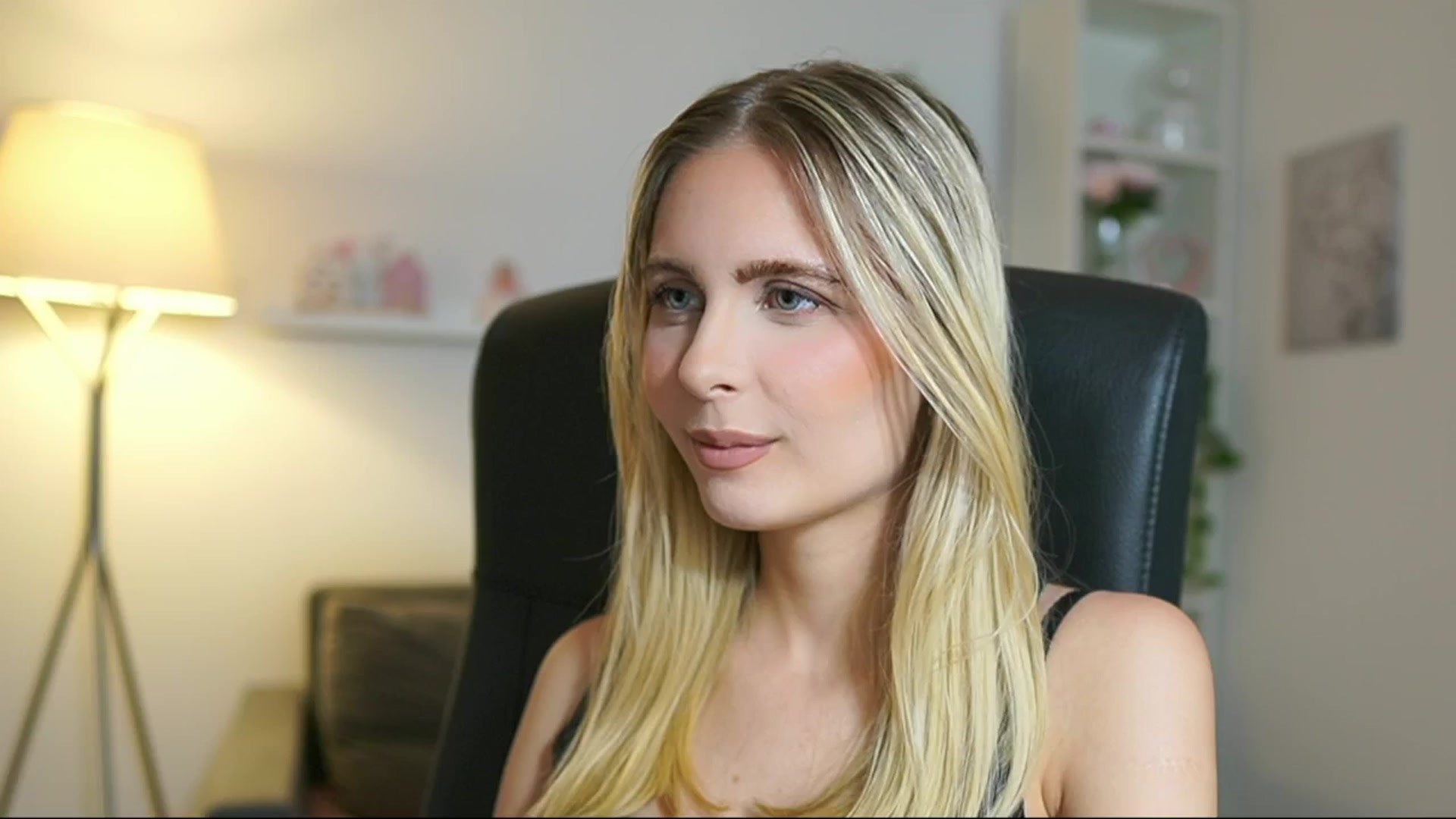 Gallery image thumbnail from Catecrago_'s myfreecams stream on, 07/07/2025, 13:39 image 18 of 20