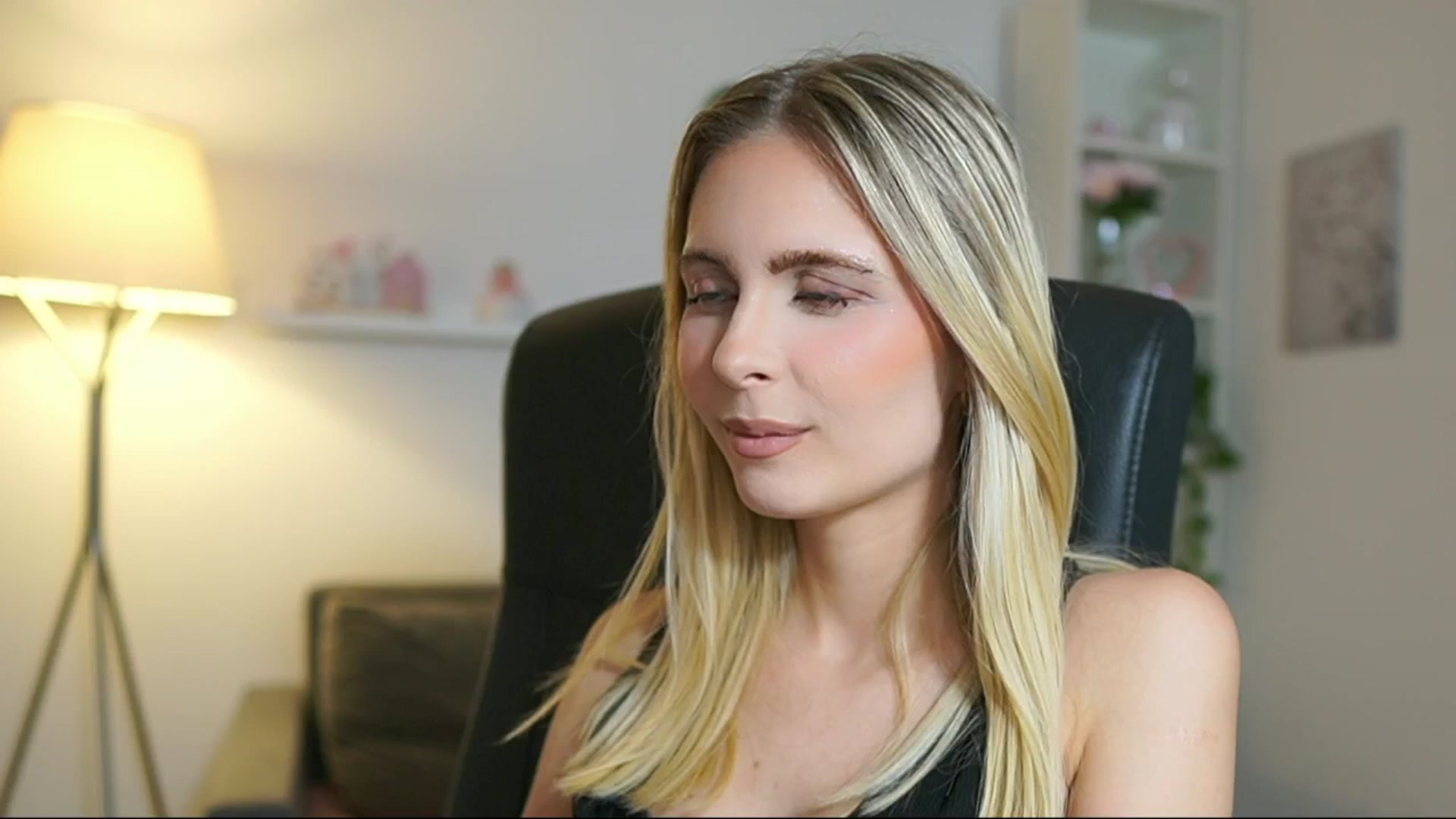 Gallery image thumbnail from Catecrago_'s myfreecams stream on, 07/07/2025, 15:48 image 10 of 20