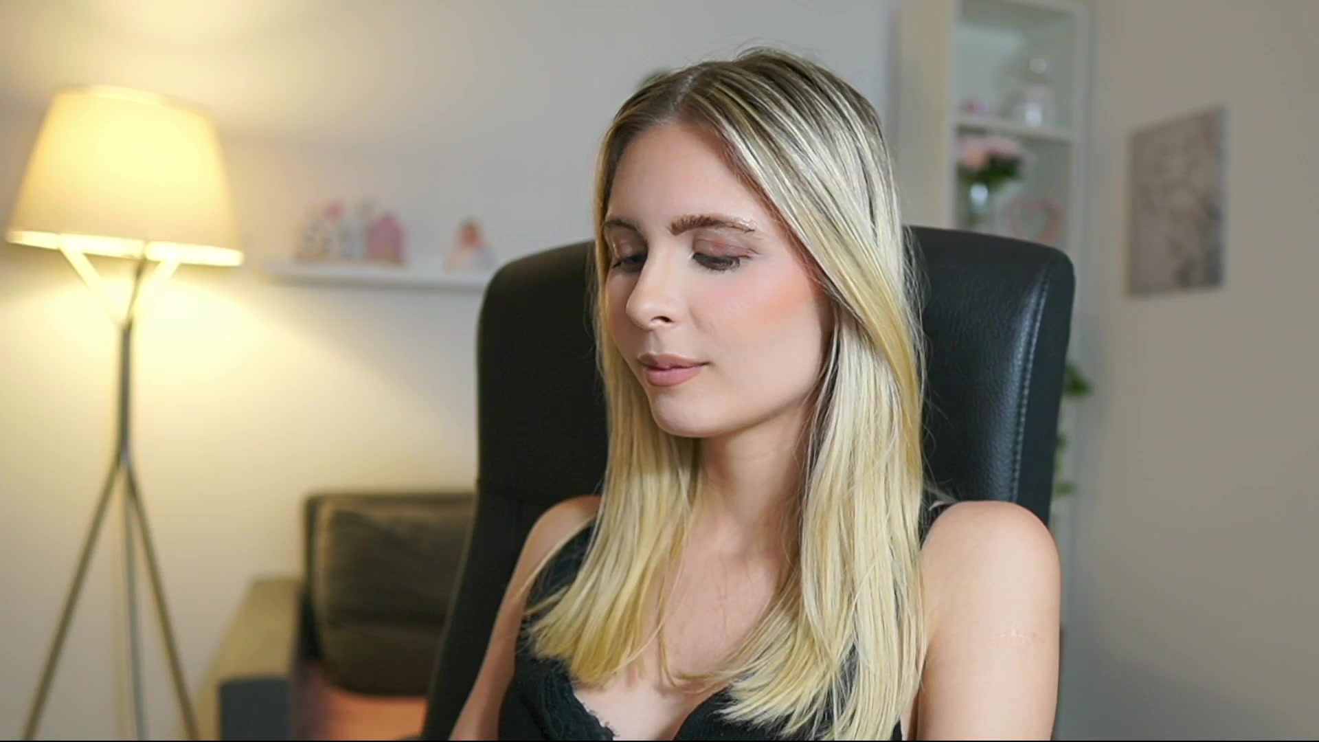 Gallery image thumbnail from Catecrago_'s myfreecams stream on, 07/07/2025, 17:40 image 9 of 20