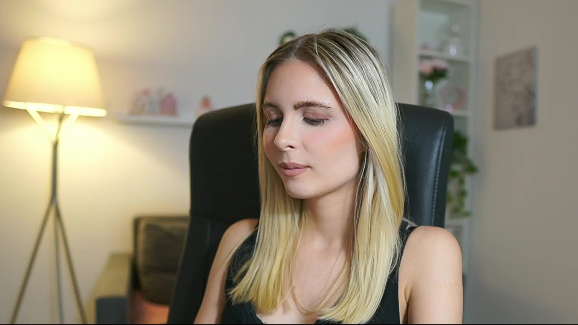 Gallery image thumbnail from Catecrago_'s myfreecams stream on, 07/07/2025, 17:40 image 15 of 20