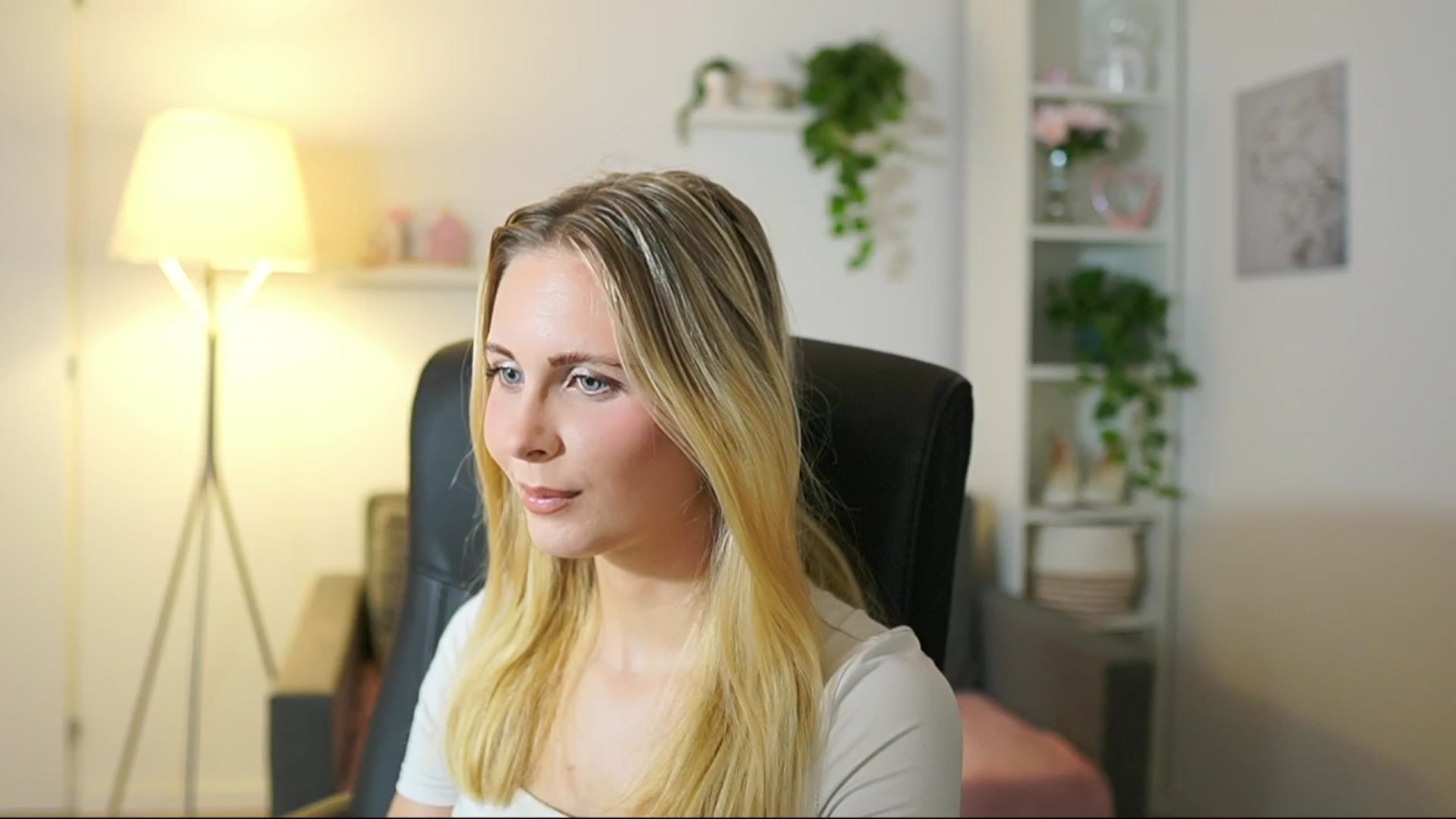 Gallery image thumbnail from Catecrago_'s myfreecams stream on, 07/17/2025, 13:18 image 6 of 20