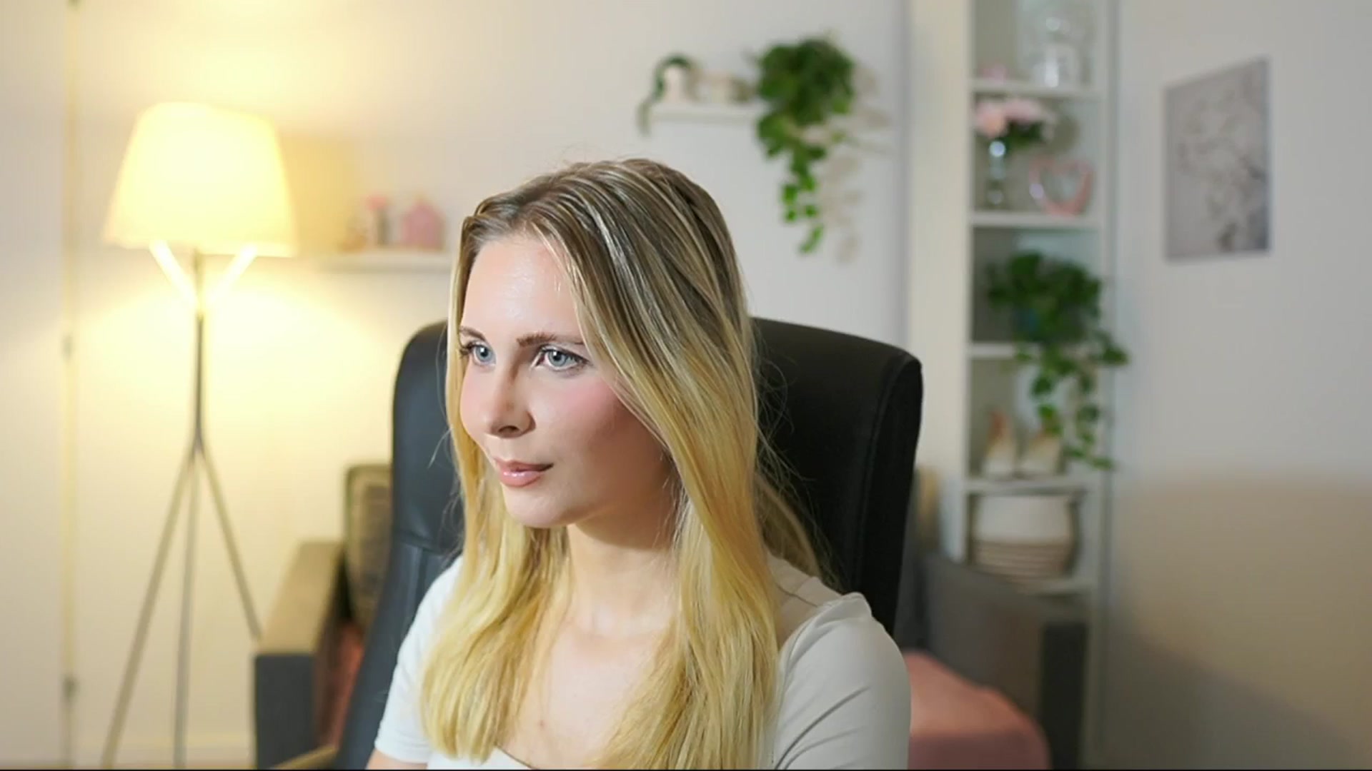 Gallery image thumbnail from Catecrago_'s myfreecams stream on, 07/17/2025, 13:18 image 8 of 20