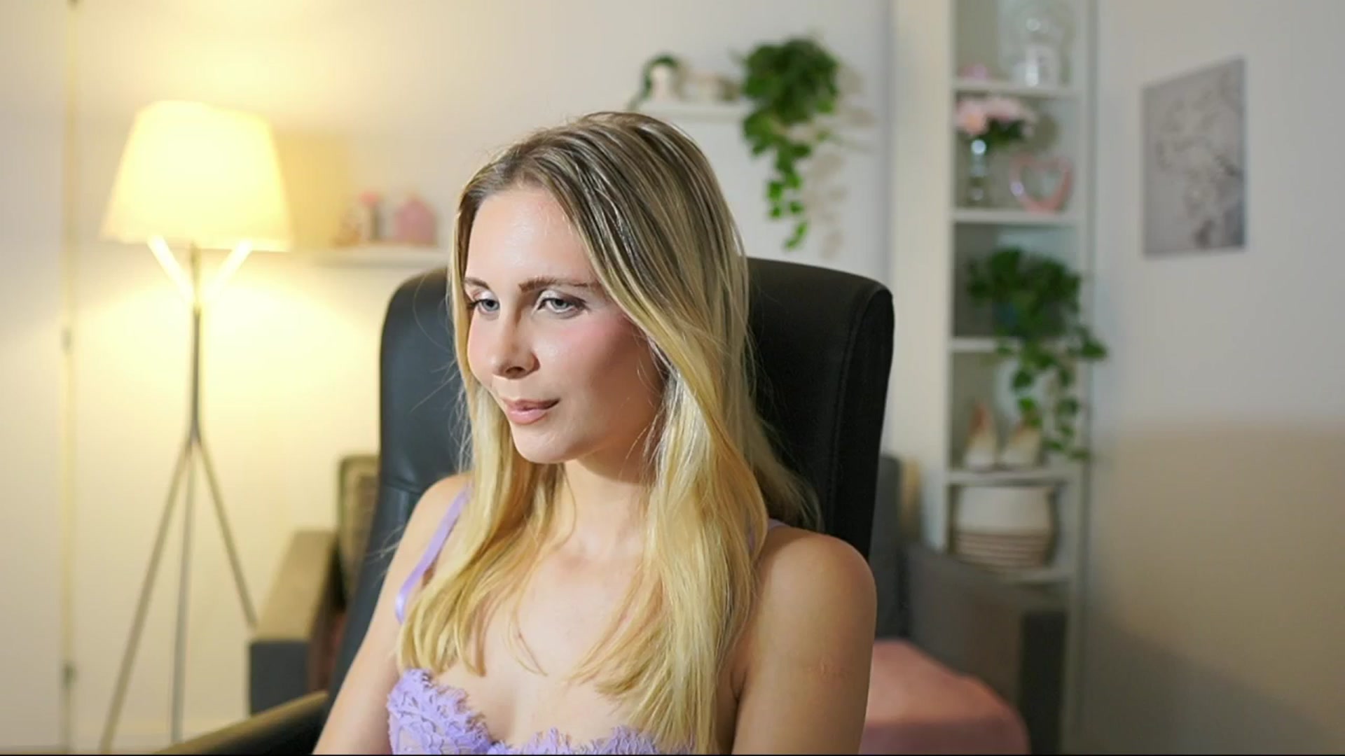 Gallery image thumbnail from Catecrago_'s myfreecams stream on, 07/17/2025, 15:08 image 20 of 20