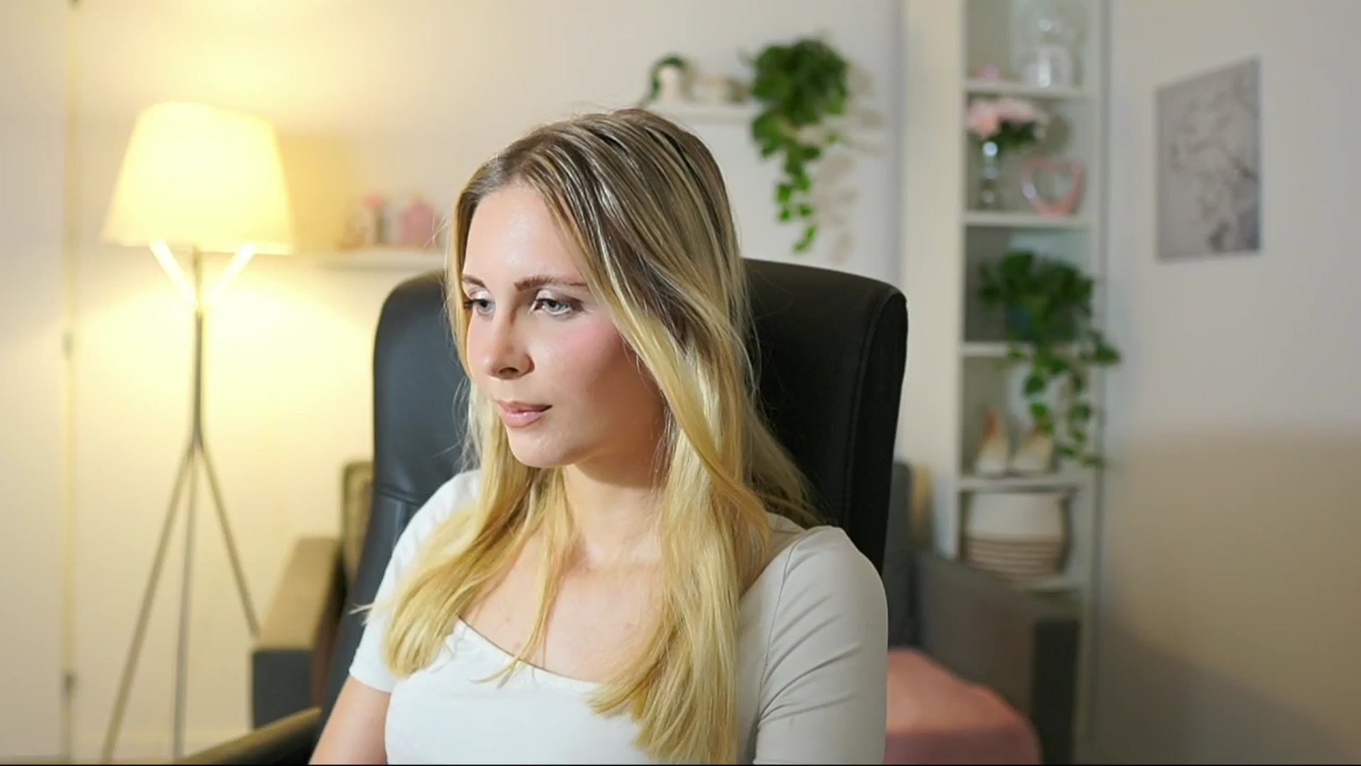 Gallery image thumbnail from Catecrago_'s myfreecams stream on, 07/17/2025, 15:08 image 14 of 20