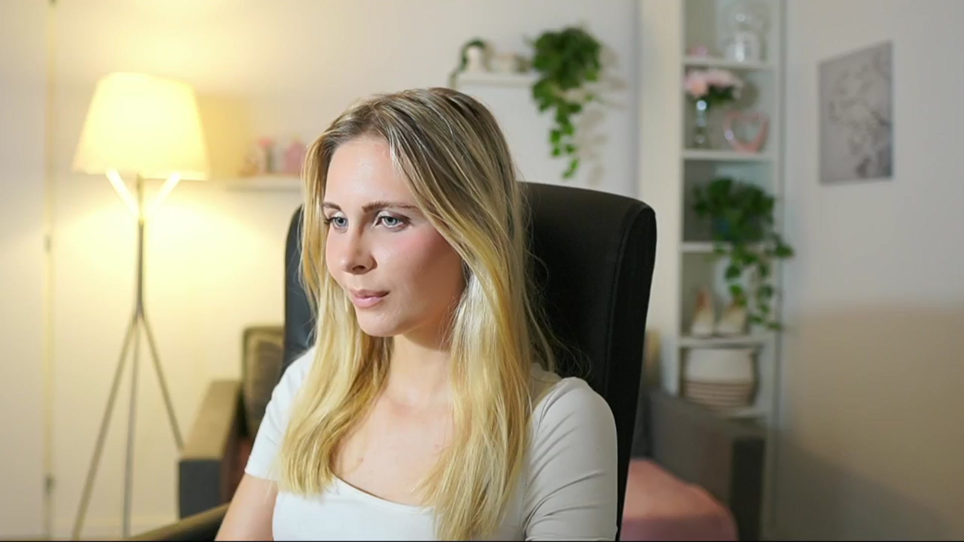 Gallery image thumbnail from Catecrago_'s myfreecams stream on, 07/17/2025, 17:40 image 3 of 20