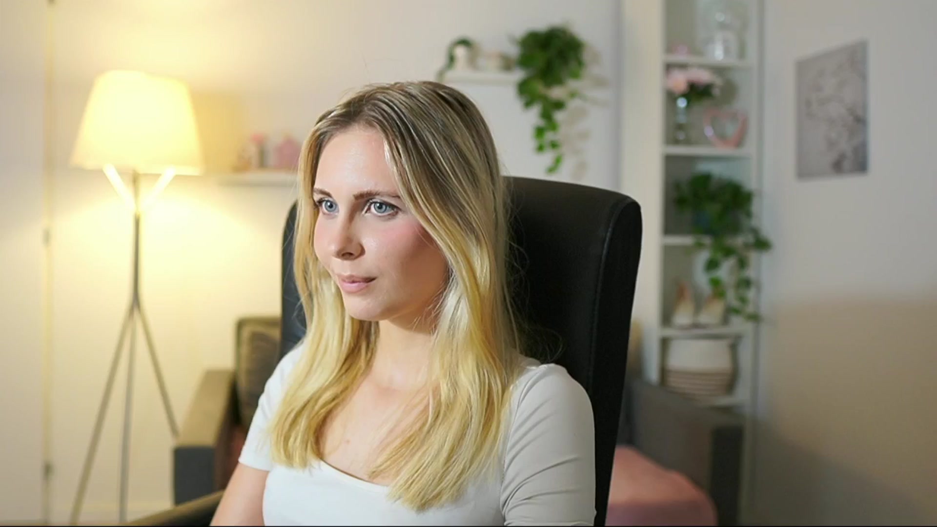 Gallery image thumbnail from Catecrago_'s myfreecams stream on, 07/17/2025, 17:40 image 1 of 20
