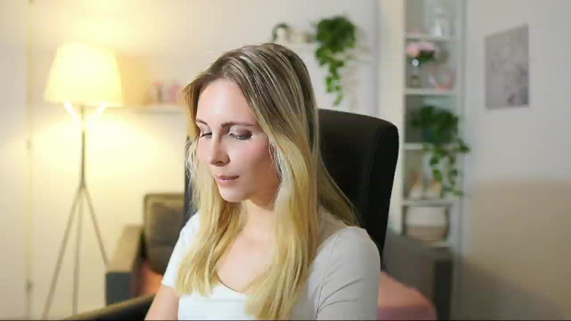 Gallery image thumbnail from Catecrago_'s myfreecams stream on, 07/17/2025, 19:26 image 14 of 20