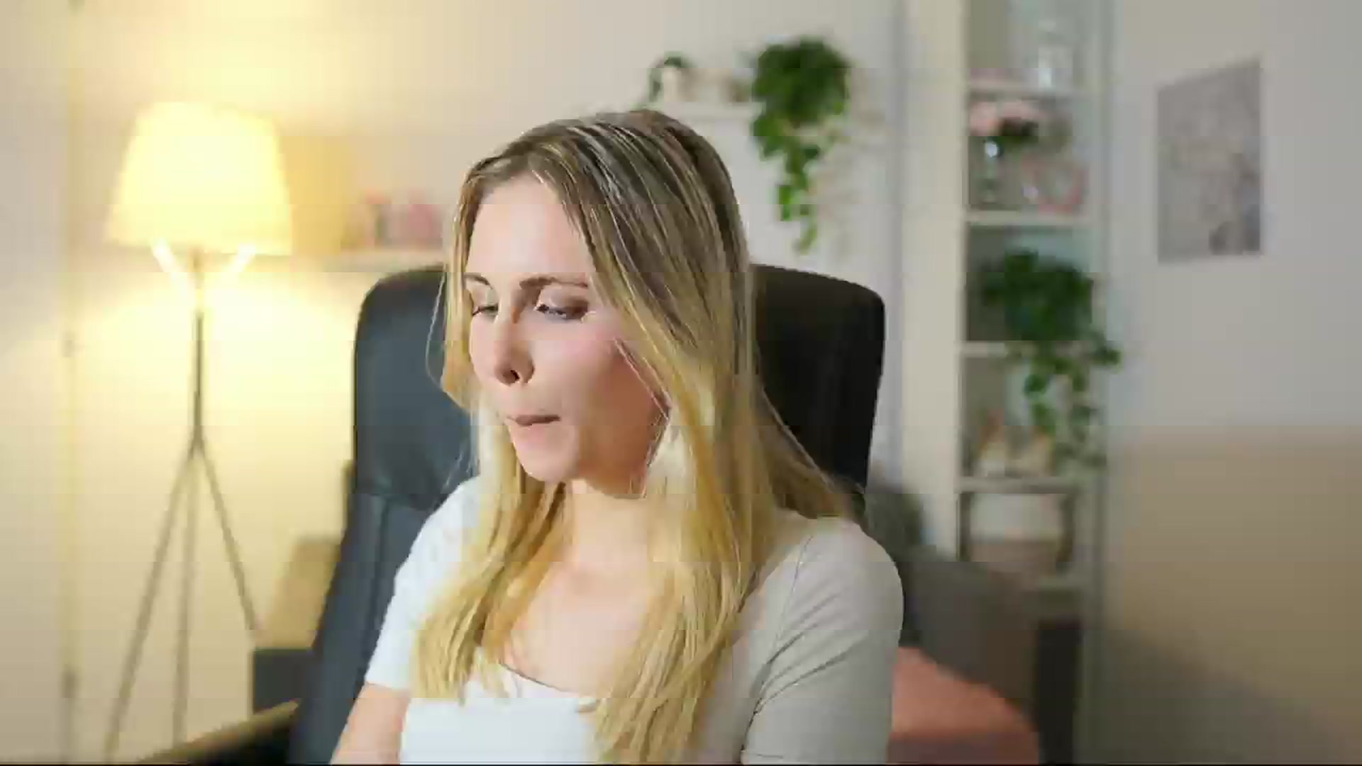 Gallery image thumbnail from Catecrago_'s myfreecams stream on, 07/17/2025, 19:26 image 4 of 20