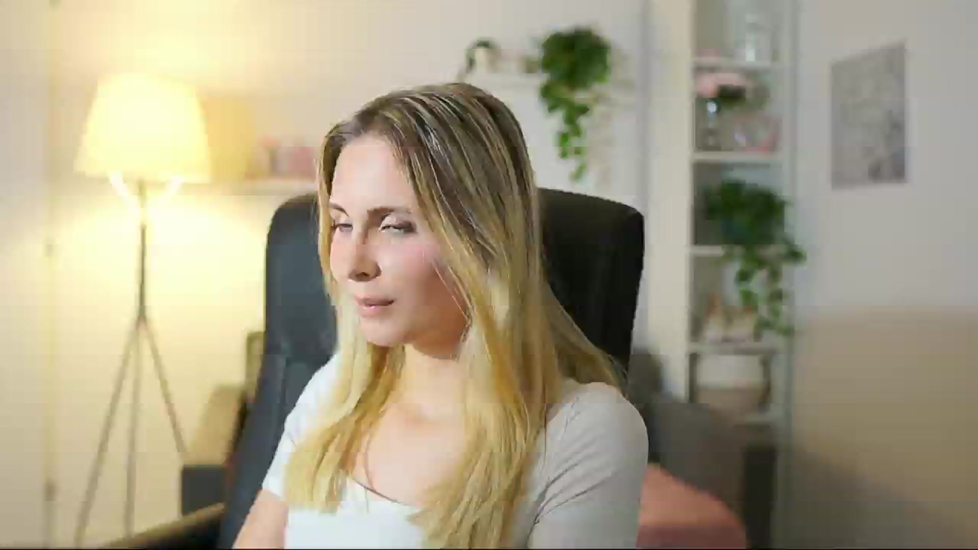 Gallery image thumbnail from Catecrago_'s myfreecams stream on, 07/17/2025, 19:26 image 8 of 20
