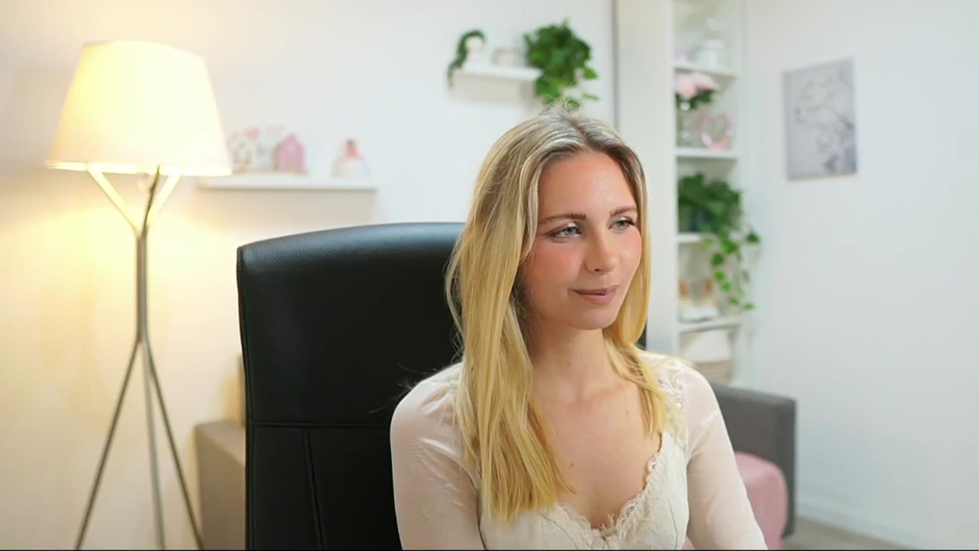 Gallery image thumbnail from Catecrago_'s myfreecams stream on, 07/19/2025, 09:17 image 20 of 20