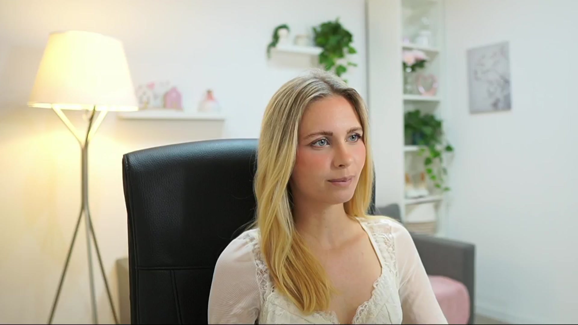 Gallery image thumbnail from Catecrago_'s myfreecams stream on, 07/19/2025, 12:16 image 13 of 20