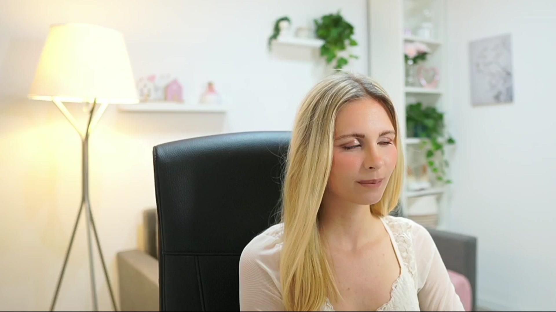 Gallery image thumbnail from Catecrago_'s myfreecams stream on, 07/19/2025, 13:12 image 9 of 20