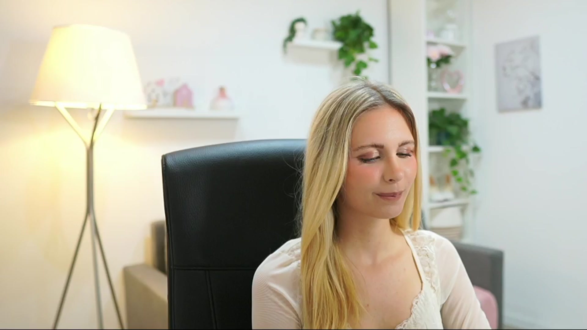 Gallery image thumbnail from Catecrago_'s myfreecams stream on, 07/19/2025, 13:12 image 18 of 20
