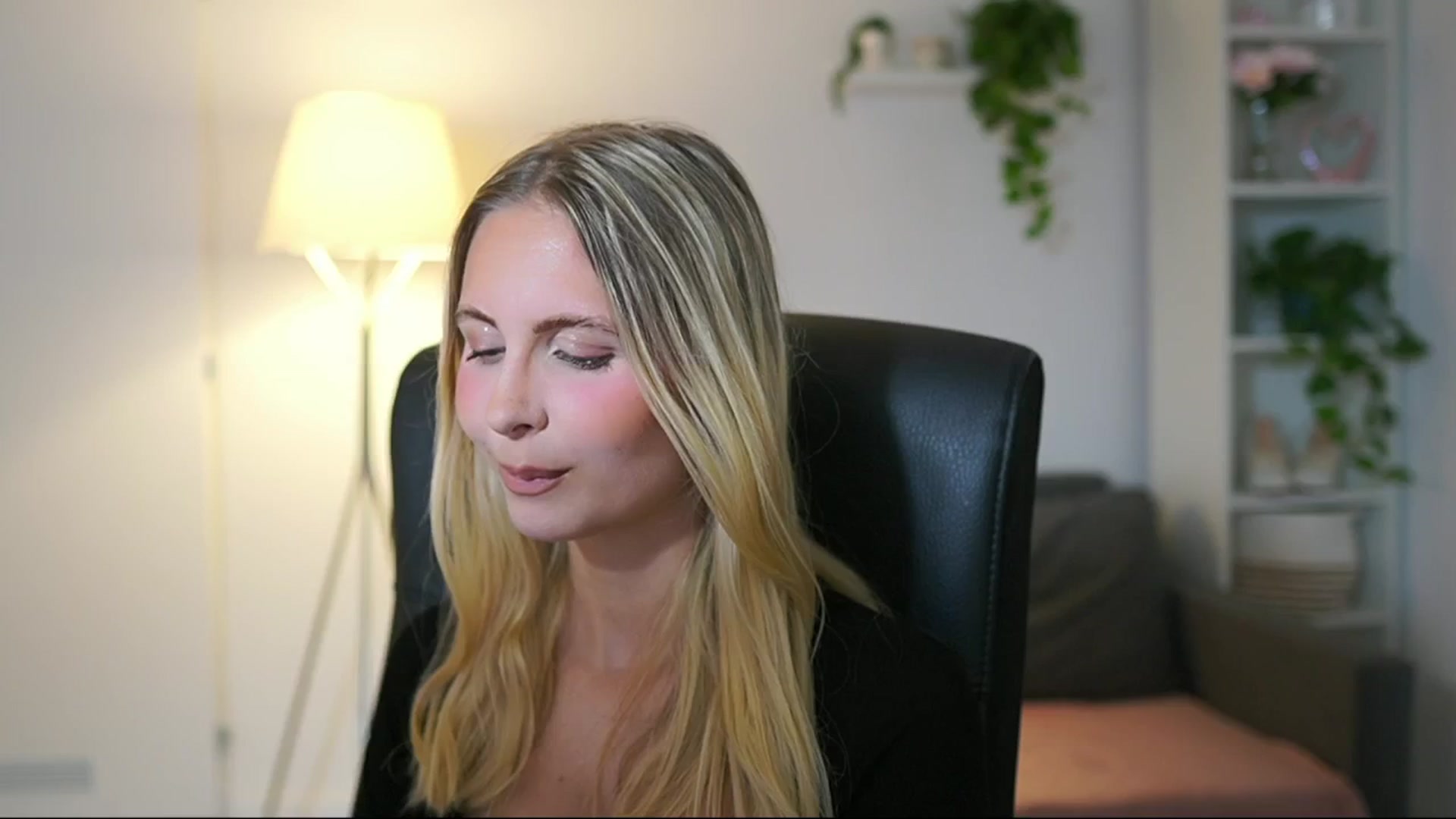Gallery image thumbnail from Catecrago_'s myfreecams stream on, 07/29/2025, 13:44 image 16 of 20