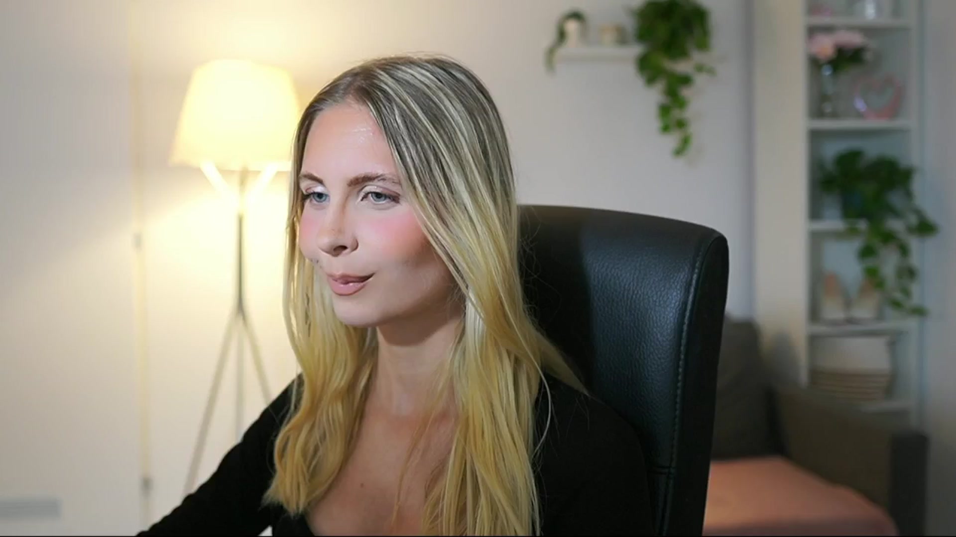 Gallery image thumbnail from Catecrago_'s myfreecams stream on, 07/29/2025, 13:44 image 13 of 20