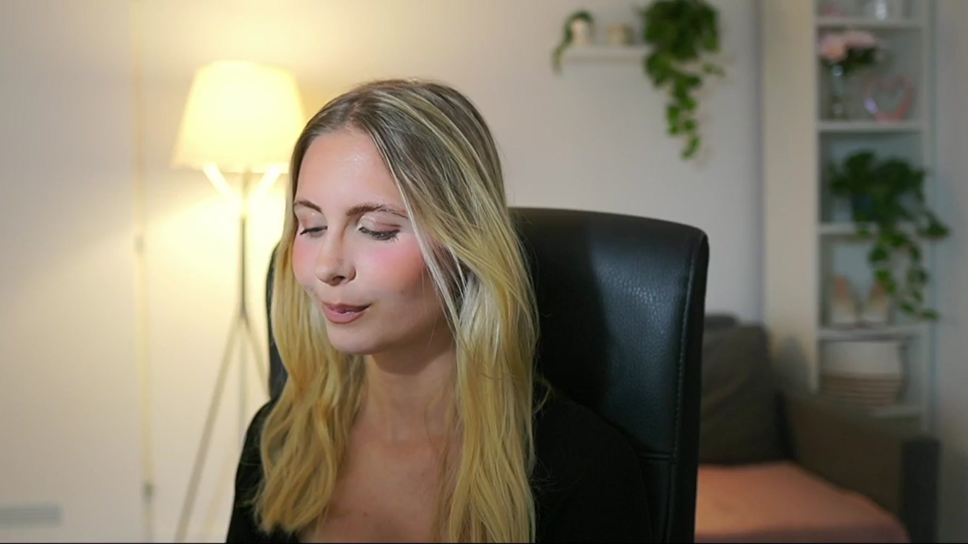 Gallery image thumbnail from Catecrago_'s myfreecams stream on, 07/29/2025, 13:44 image 9 of 20