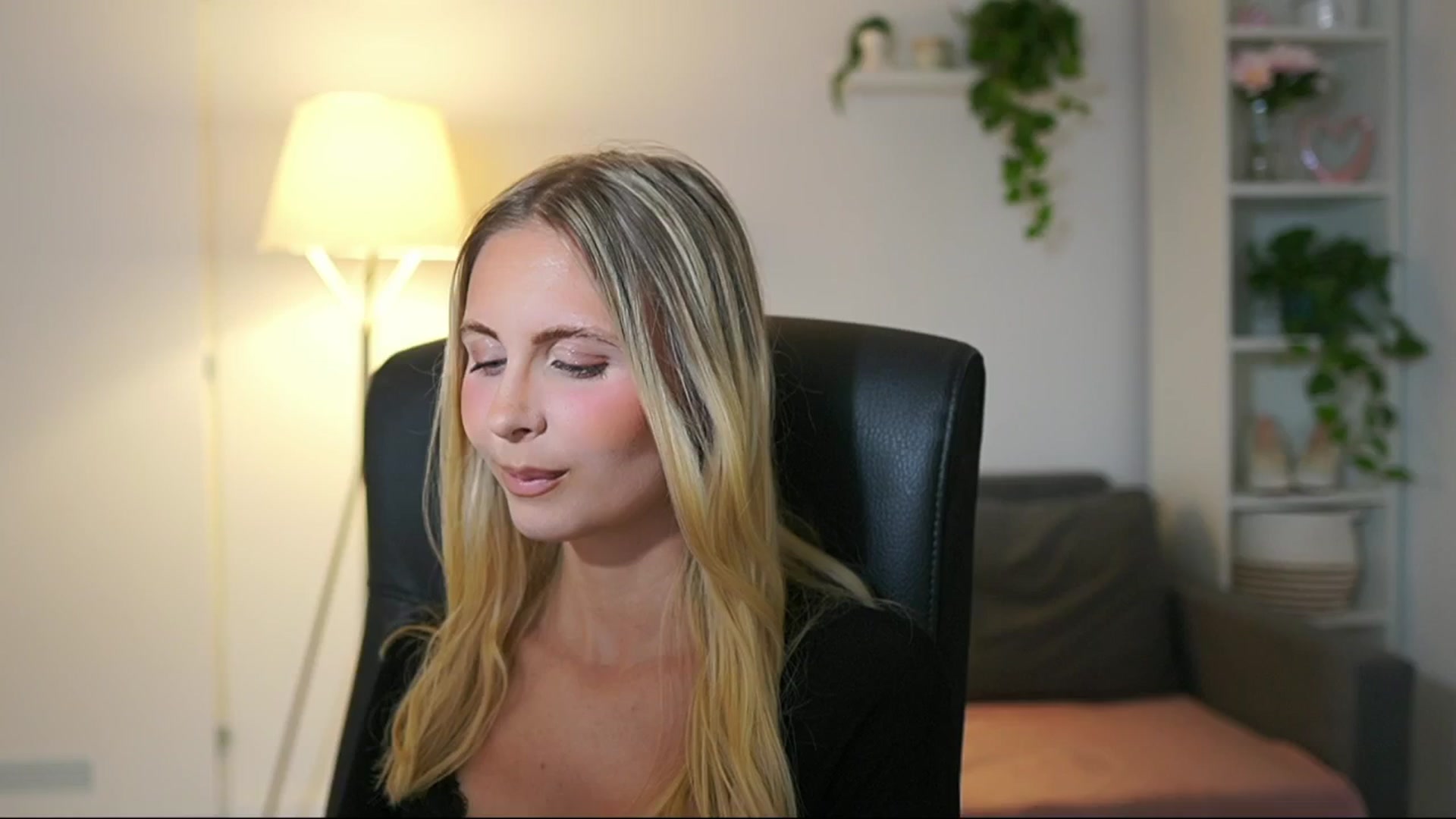 Gallery image thumbnail from Catecrago_'s myfreecams stream on, 07/29/2025, 16:55 image 13 of 20