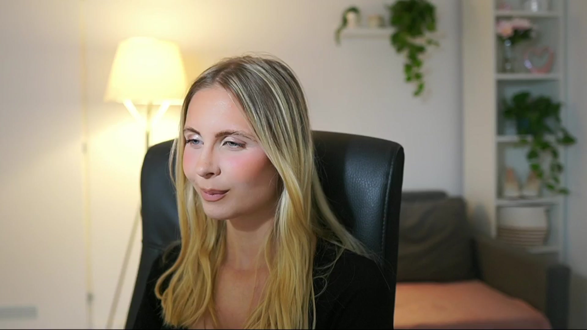 Gallery image thumbnail from Catecrago_'s myfreecams stream on, 07/29/2025, 16:55 image 11 of 20