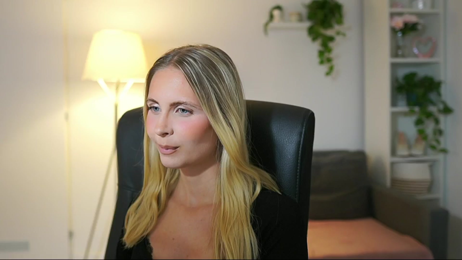 Gallery image thumbnail from Catecrago_'s myfreecams stream on, 07/29/2025, 17:54 image 7 of 20