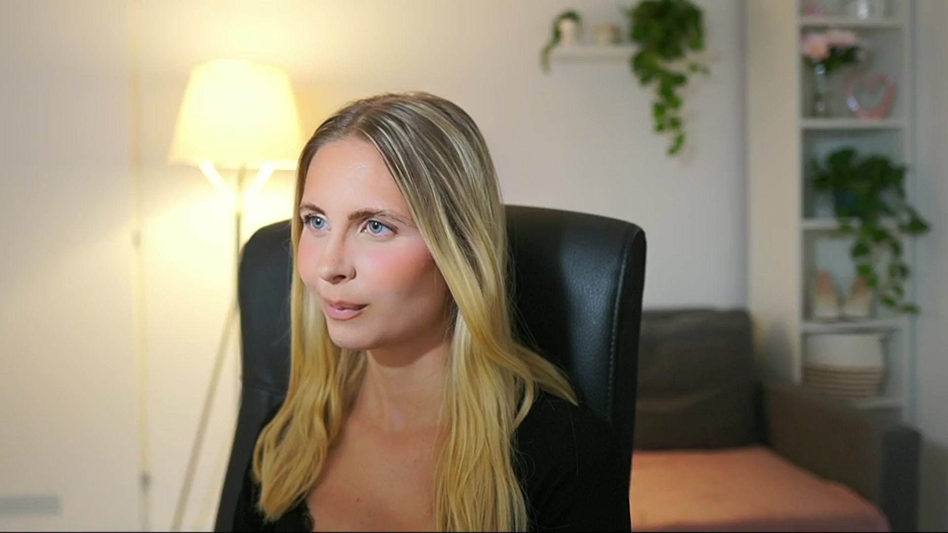 Gallery image thumbnail from Catecrago_'s myfreecams stream on, 07/29/2025, 17:54 image 10 of 20