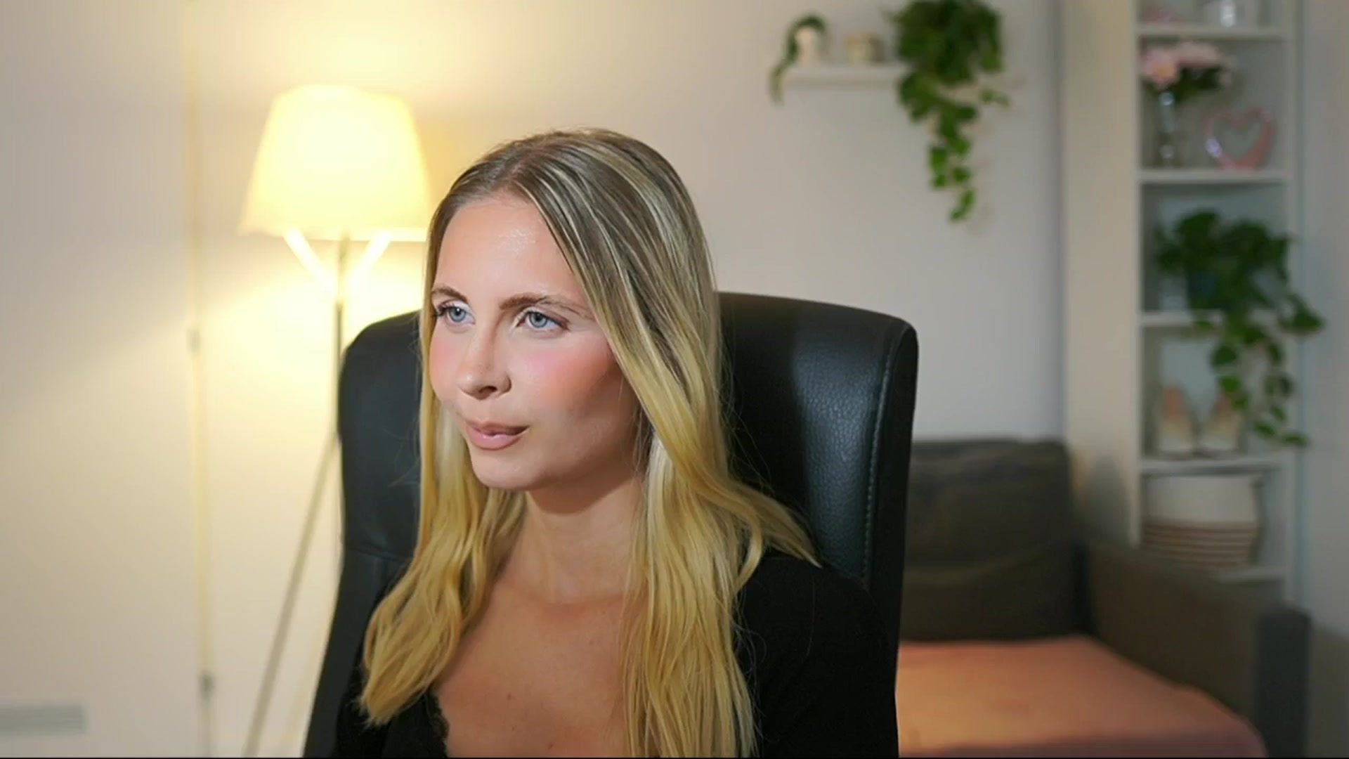 Gallery image thumbnail from Catecrago_'s myfreecams stream on, 07/29/2025, 17:54 image 8 of 20