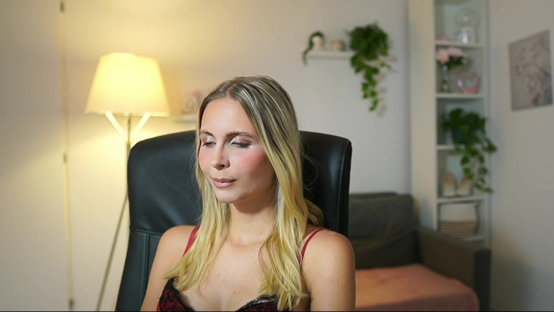 Gallery image thumbnail from Catecrago_'s myfreecams stream on, 07/30/2025, 11:33 image 17 of 20