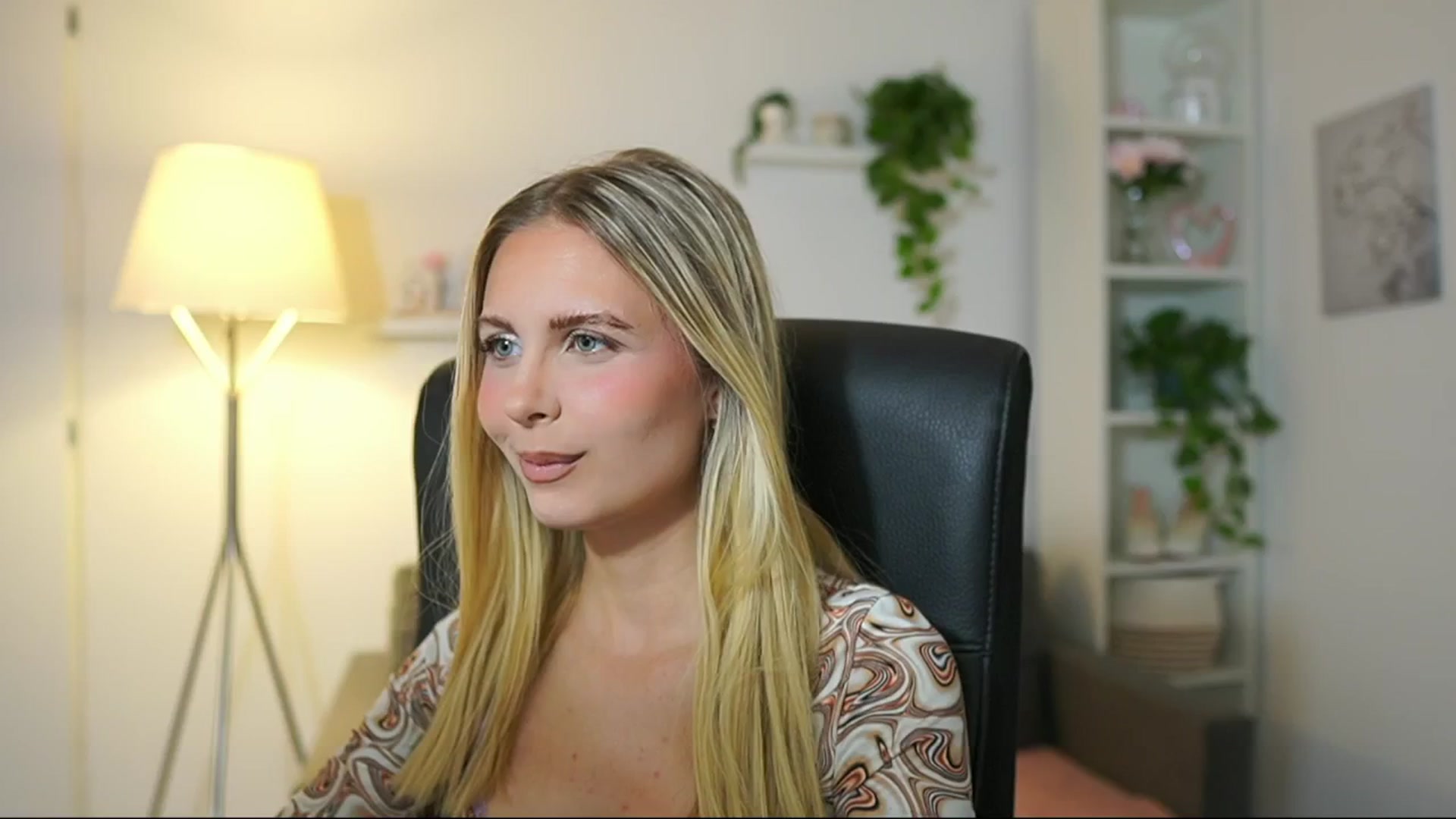 Gallery image thumbnail from Catecrago_'s myfreecams stream on, 07/31/2025, 08:16 image 1 of 20