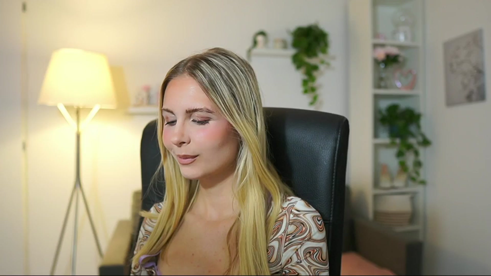 Gallery image thumbnail from Catecrago_'s myfreecams stream on, 07/31/2025, 08:16 image 14 of 20