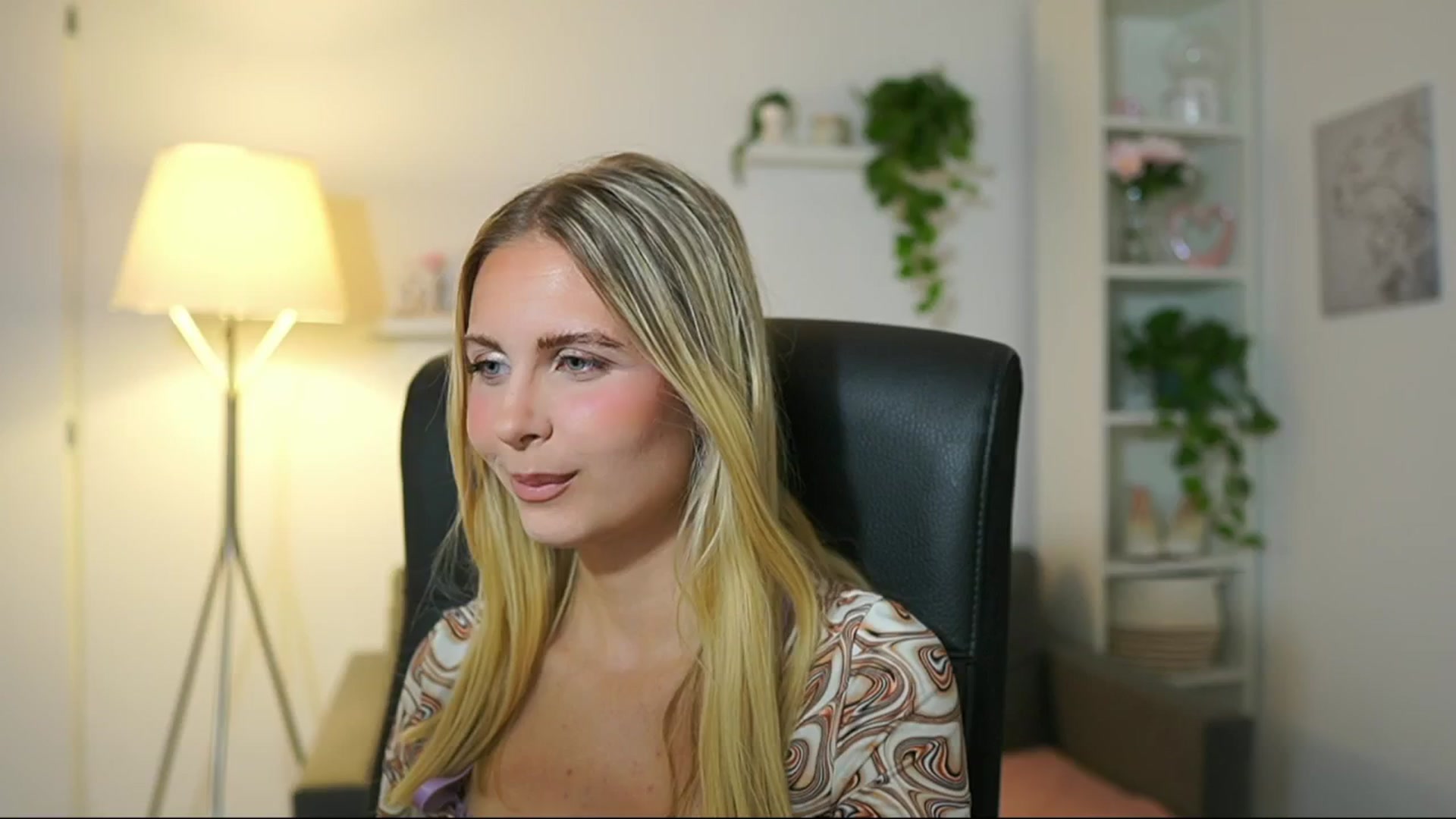 Gallery image thumbnail from Catecrago_'s myfreecams stream on, 07/31/2025, 08:16 image 19 of 20