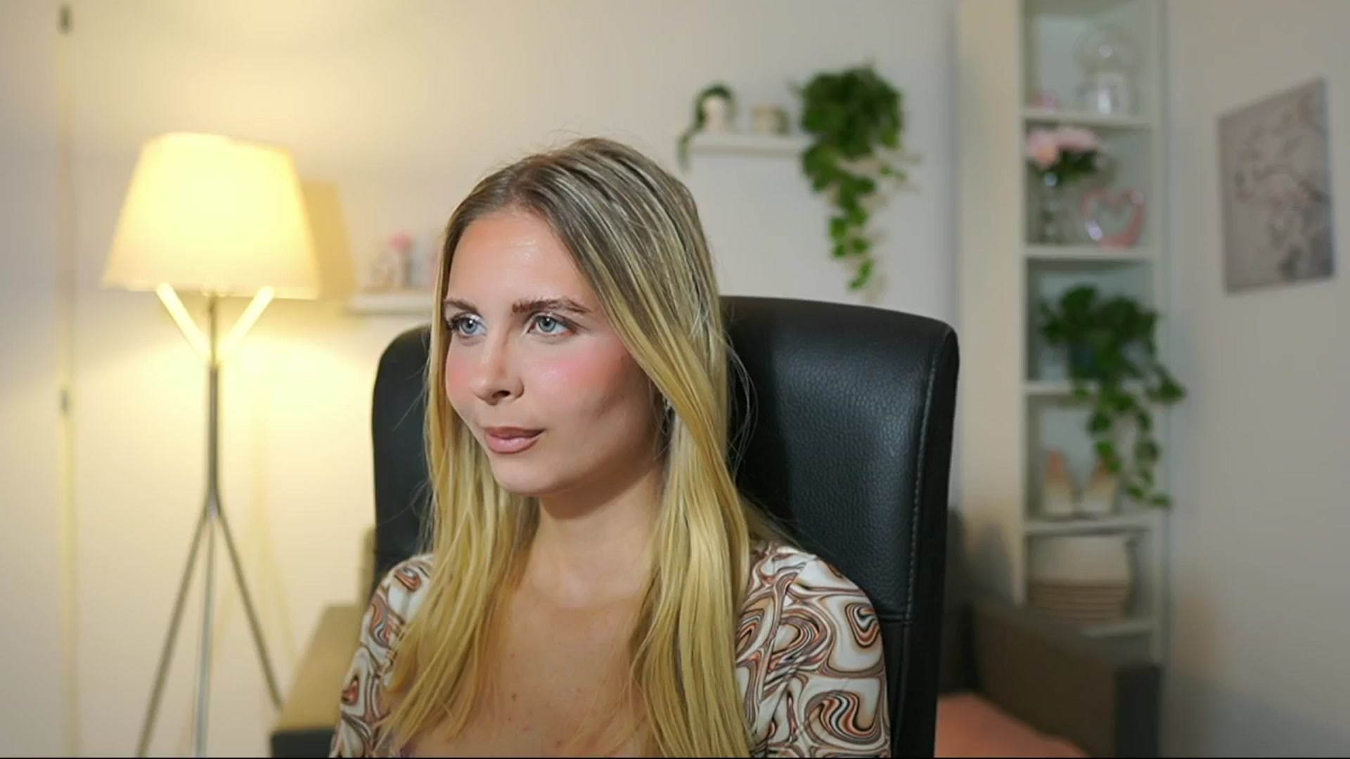 Gallery image thumbnail from Catecrago_'s myfreecams stream on, 07/31/2025, 09:10 image 1 of 20