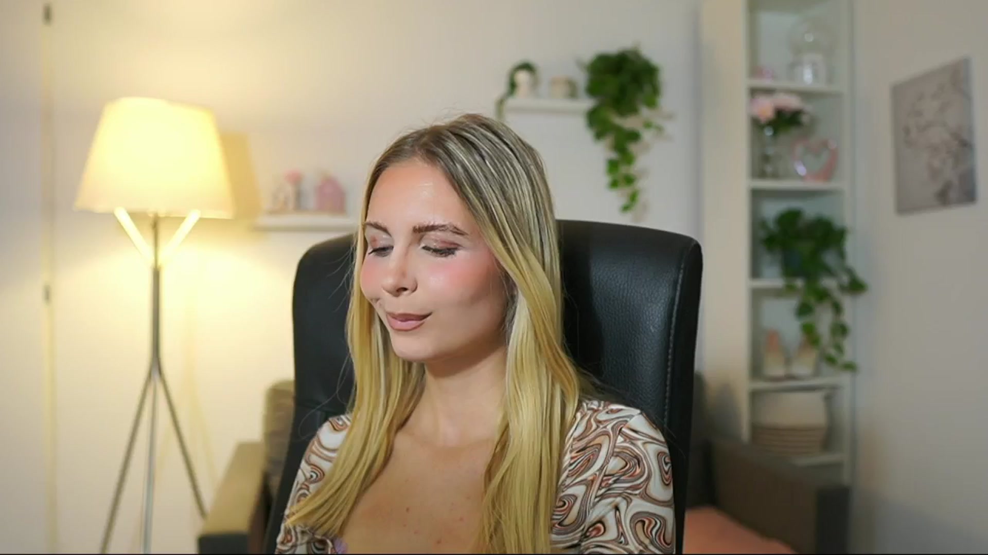 Gallery image thumbnail from Catecrago_'s myfreecams stream on, 07/31/2025, 09:10 image 17 of 20