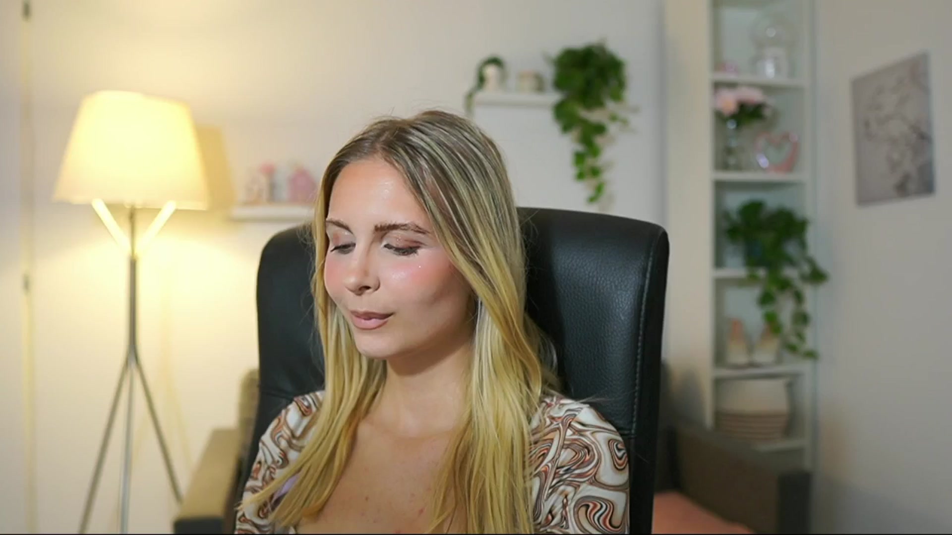 Gallery image thumbnail from Catecrago_'s myfreecams stream on, 07/31/2025, 12:48 image 12 of 20