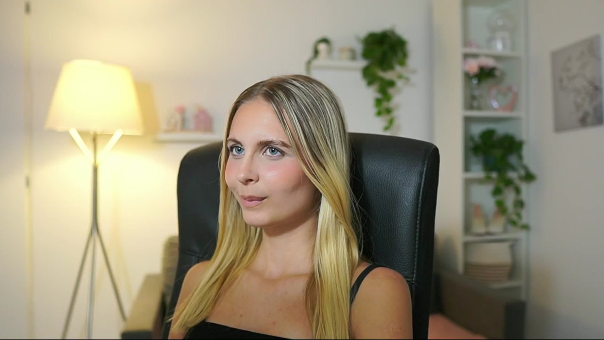 Gallery image thumbnail from Catecrago_'s myfreecams stream on, 08/01/2025, 14:41 image 15 of 20