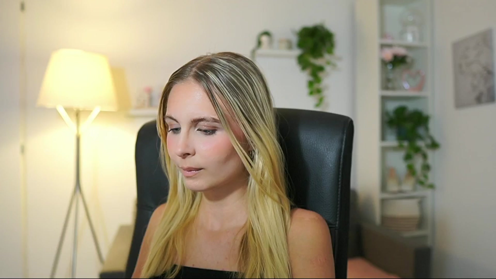Gallery image thumbnail from Catecrago_'s myfreecams stream on, 08/01/2025, 14:41 image 1 of 20