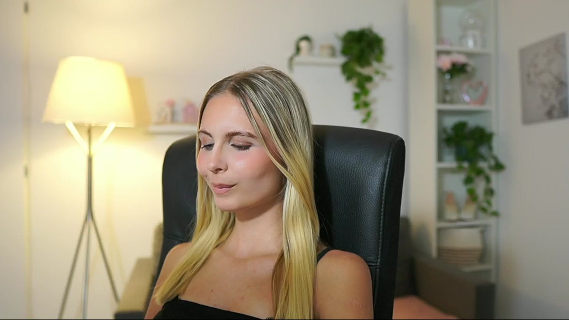 Gallery image thumbnail from Catecrago_'s myfreecams stream on, 08/01/2025, 14:41 image 19 of 20